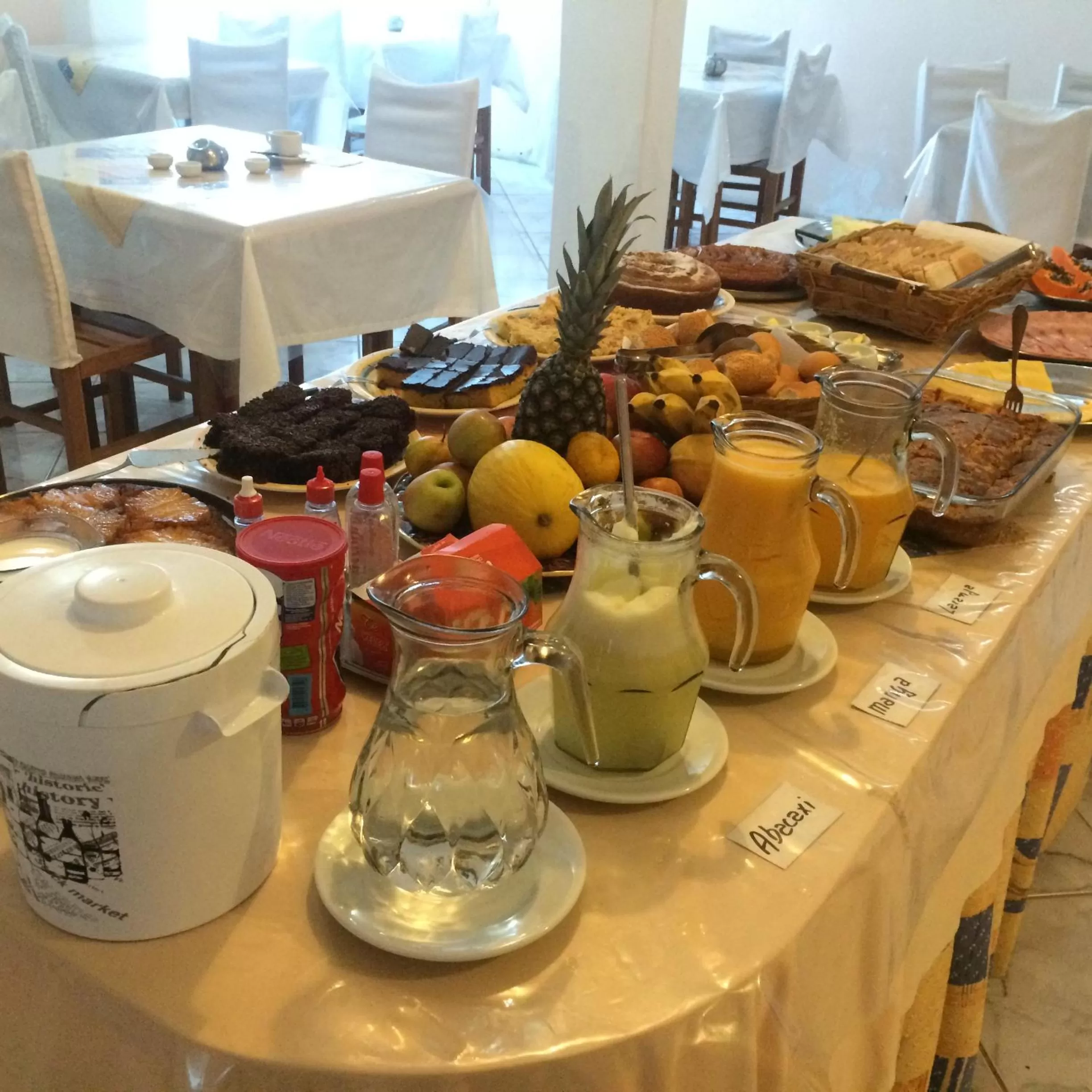 Buffet breakfast in Hotel Luz do Sol