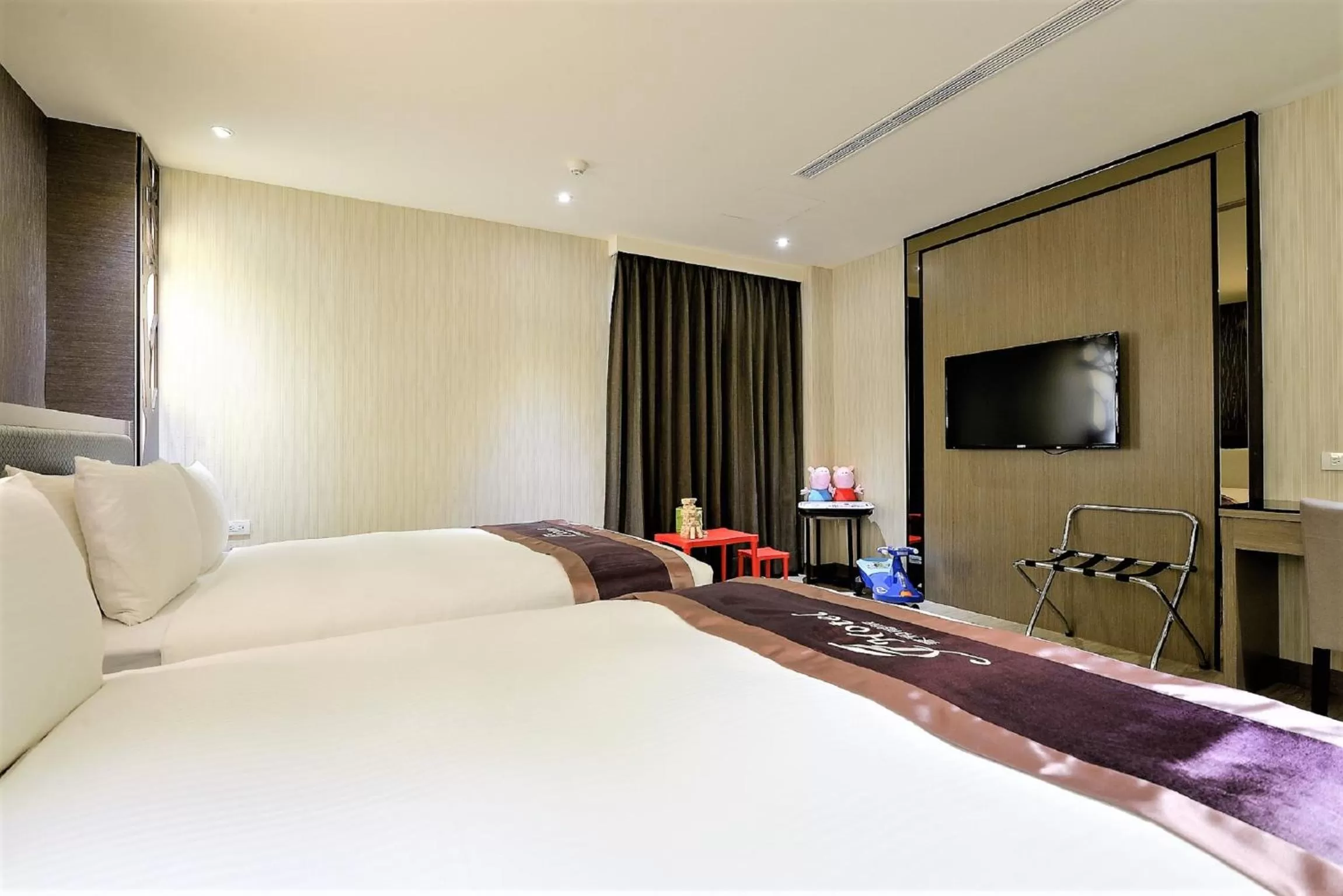 Photo of the whole room, Bed in J-HOTEL