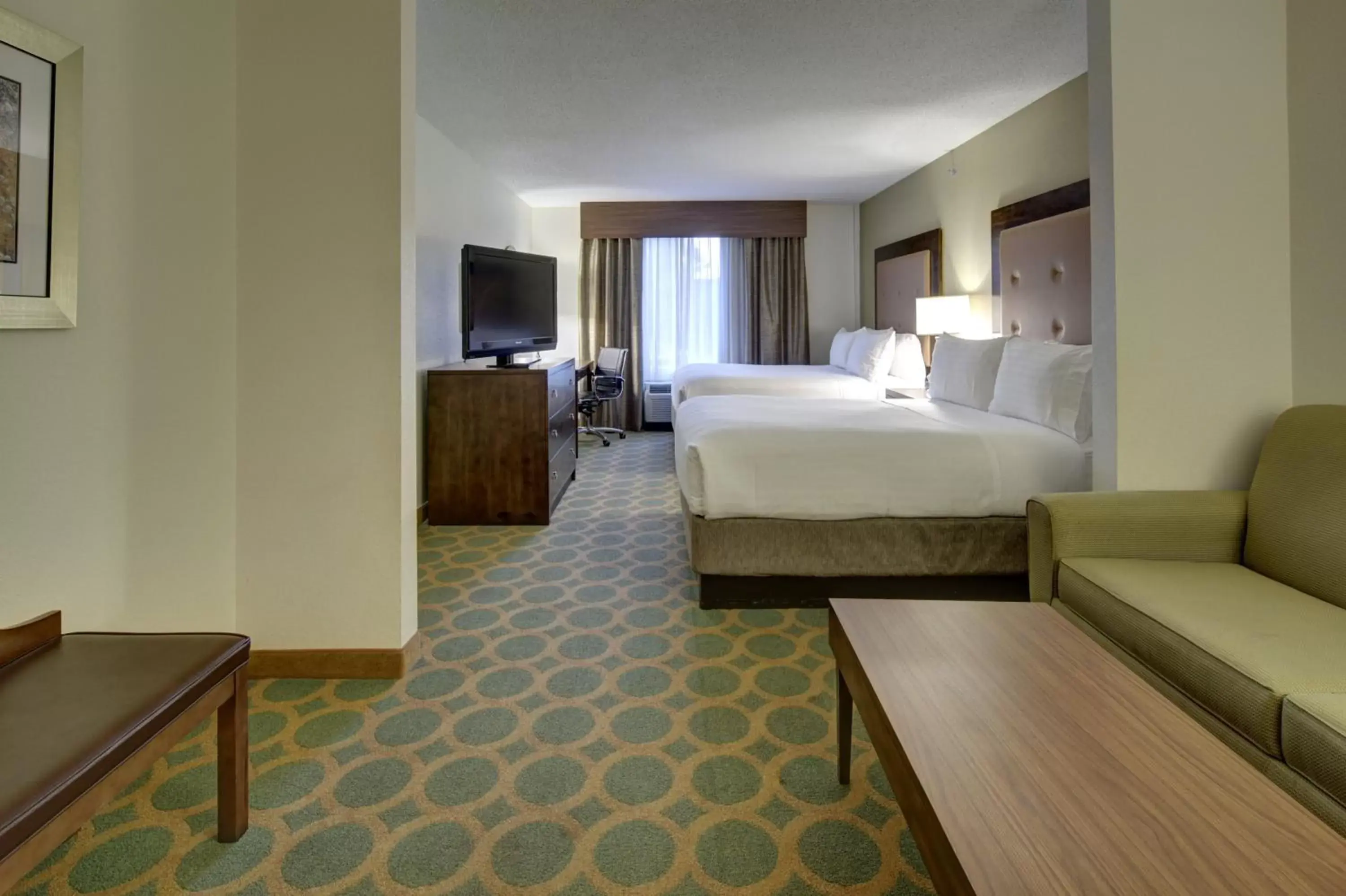 Suite with Two Queen Beds in Holiday Inn Express Hotel & Suites Emporia by IHG Suite with Two Queen Beds in Holiday Inn Express Hotel & Suites Emporia by IHG