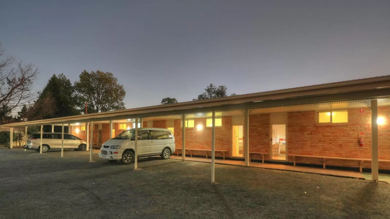 Property building in Glen Innes Motel