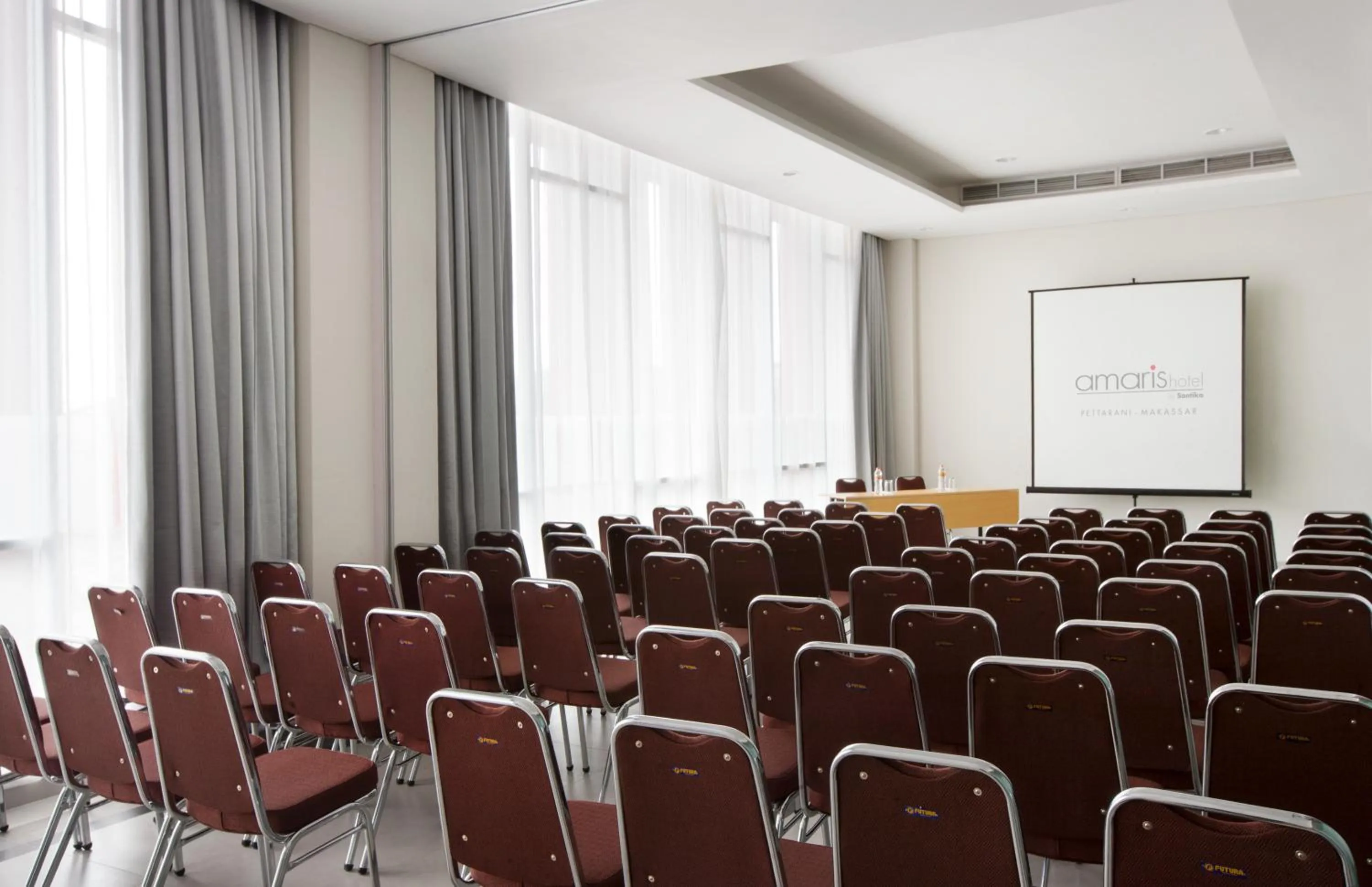 Meeting/conference room in Amaris Hotel Pettarani - Makassar