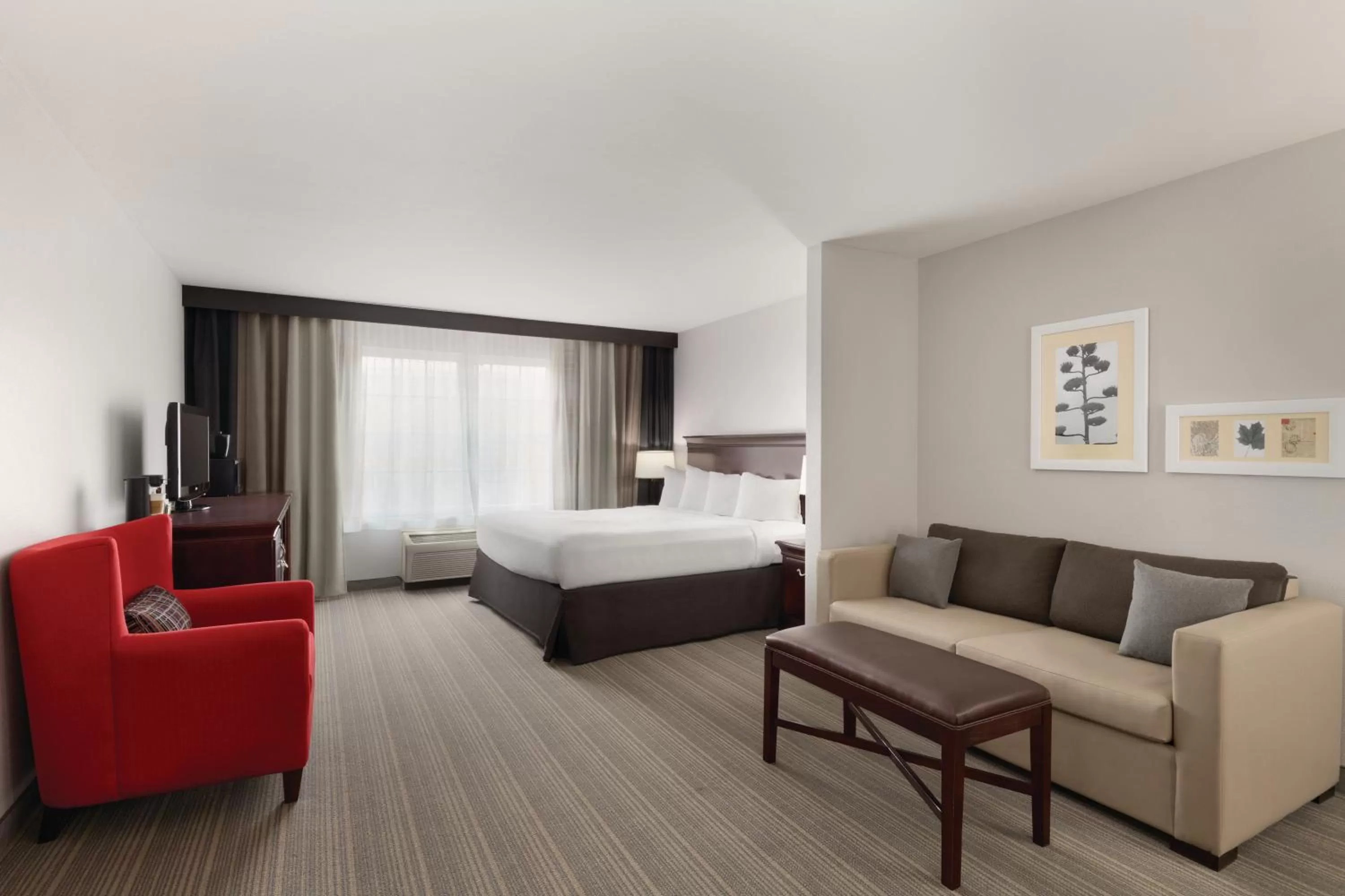 Photo of the whole room, Bed in Country Inn & Suites by Radisson, Madison, AL