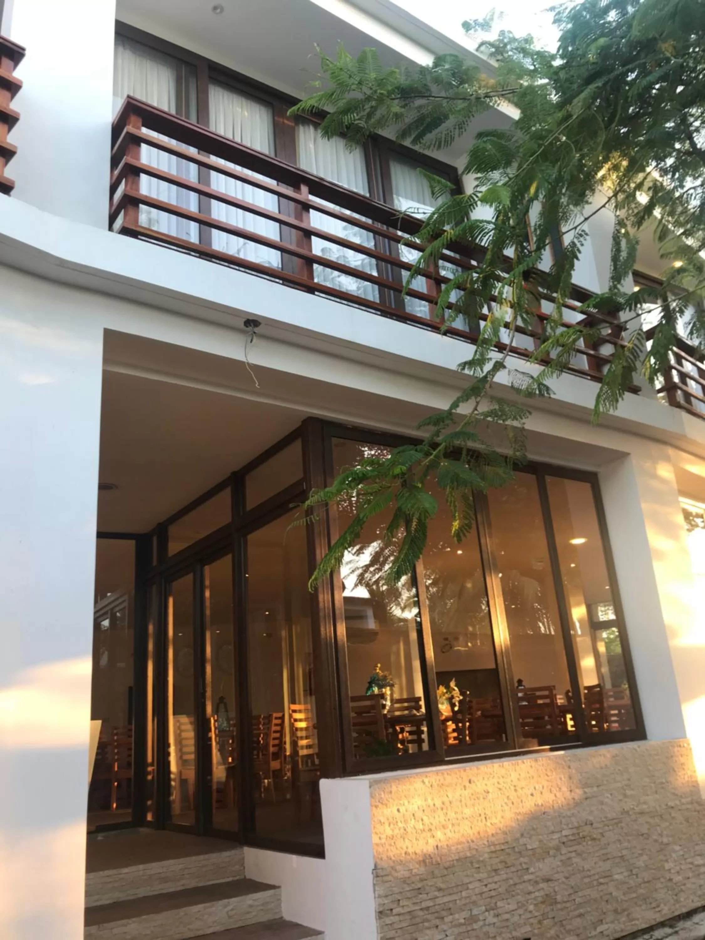 Facade/entrance, Property Building in Hotel La Isla