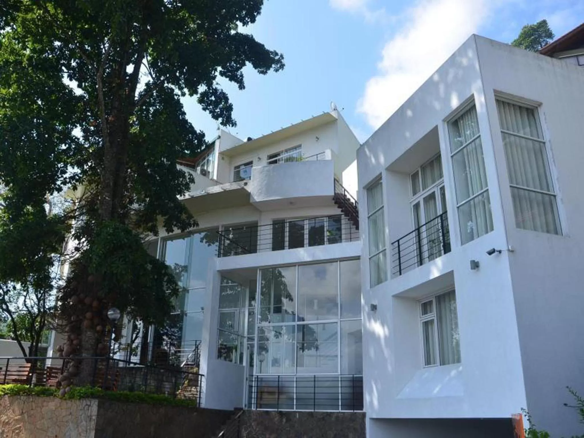 Facade/entrance in Hotel See Kandy