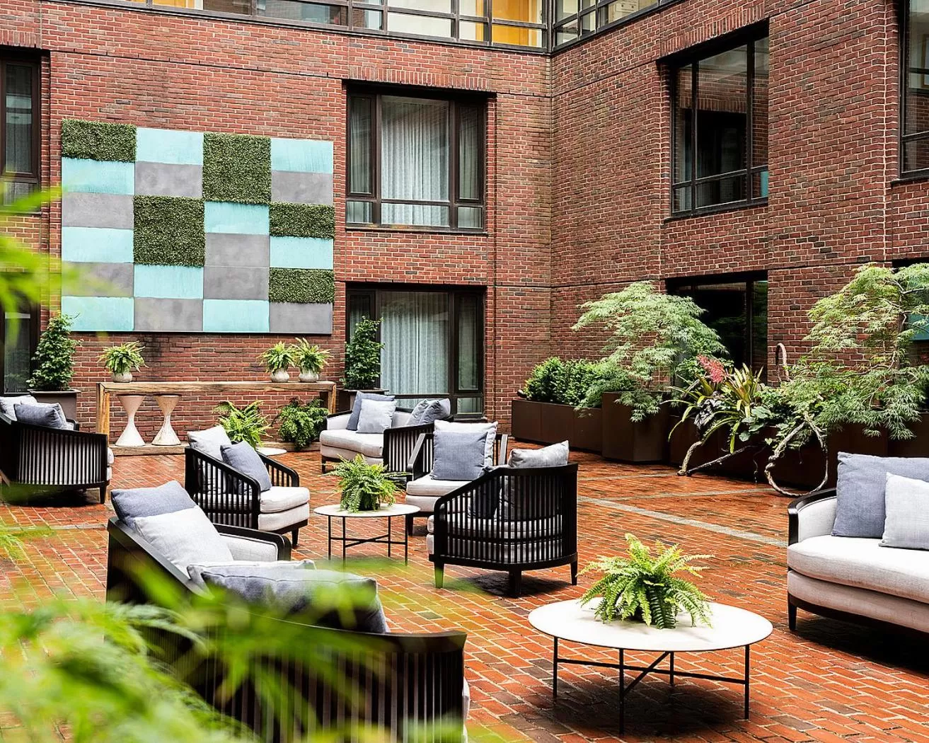 Area and facilities in Four Seasons Boston