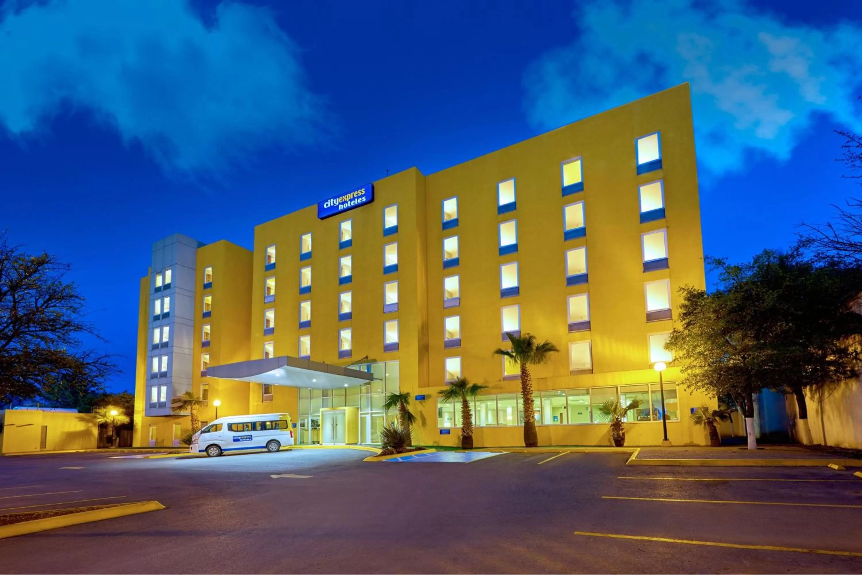 Property building in City Express by Marriott Saltillo Sur