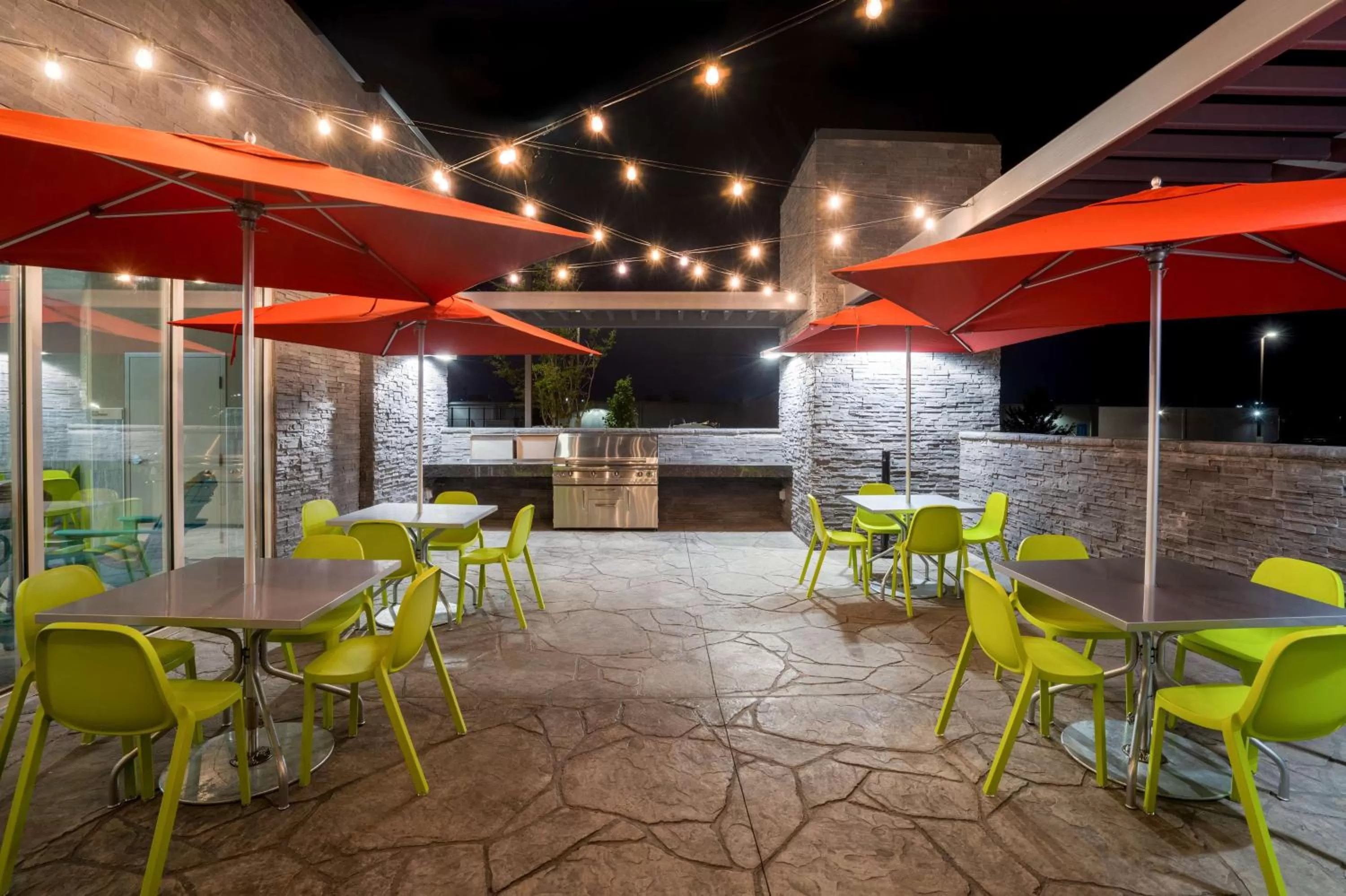 Dining area in Home2 Suites By Hilton North Little Rock, Ar