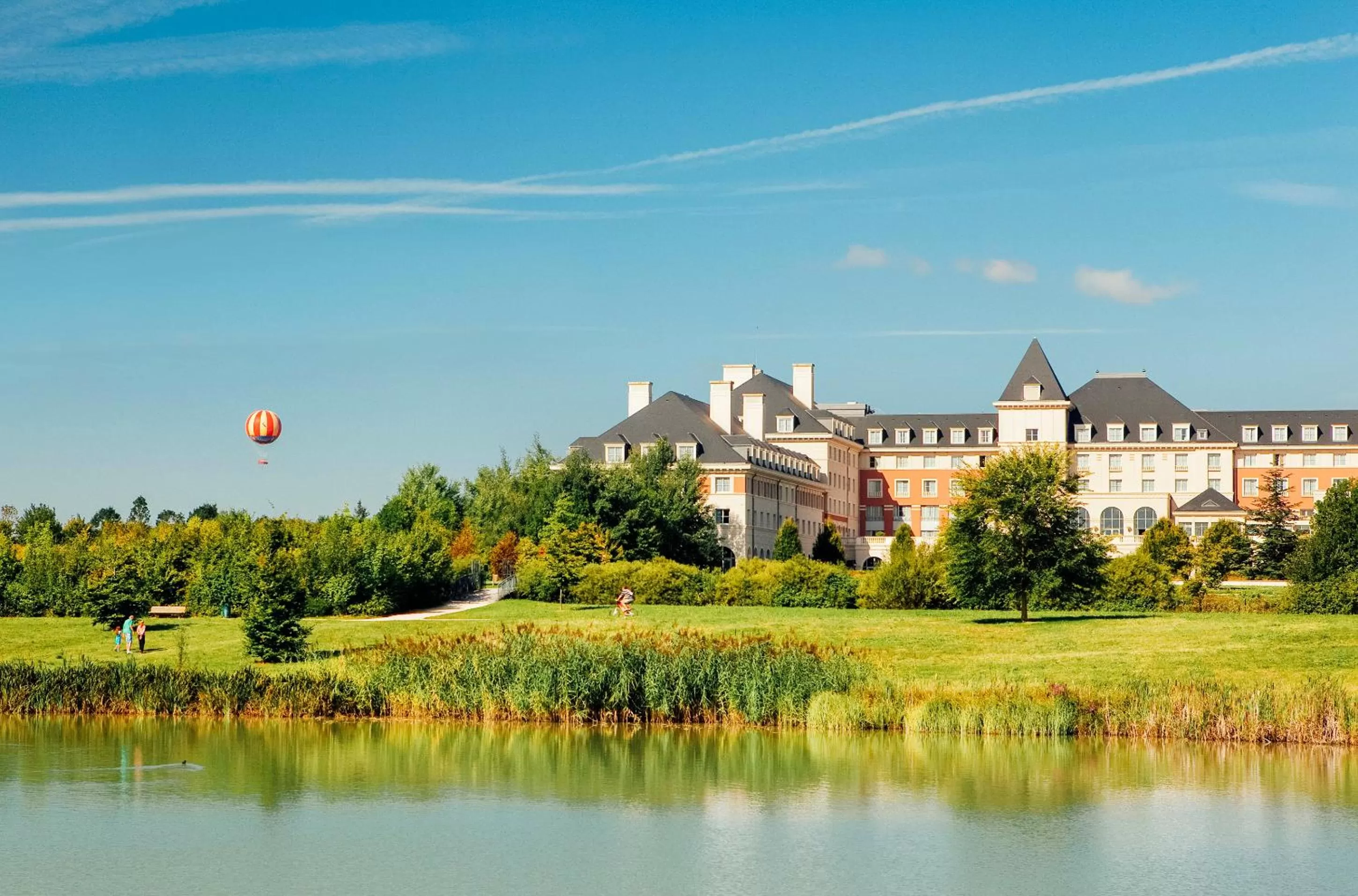Bird's eye view in Dream Castle Hotel Marne La Vallee