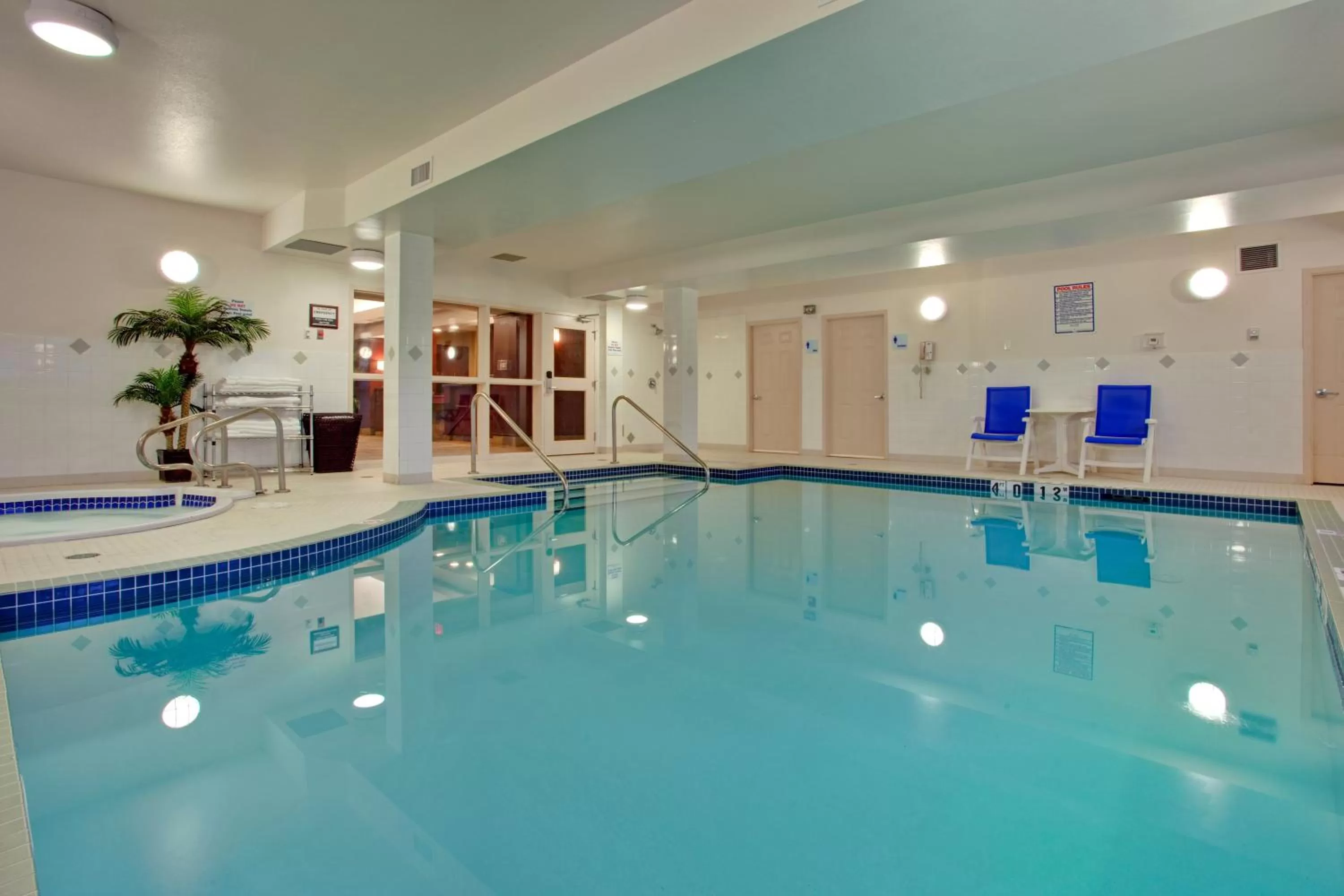 Swimming pool in Holiday Inn Express Edmonton North by IHG