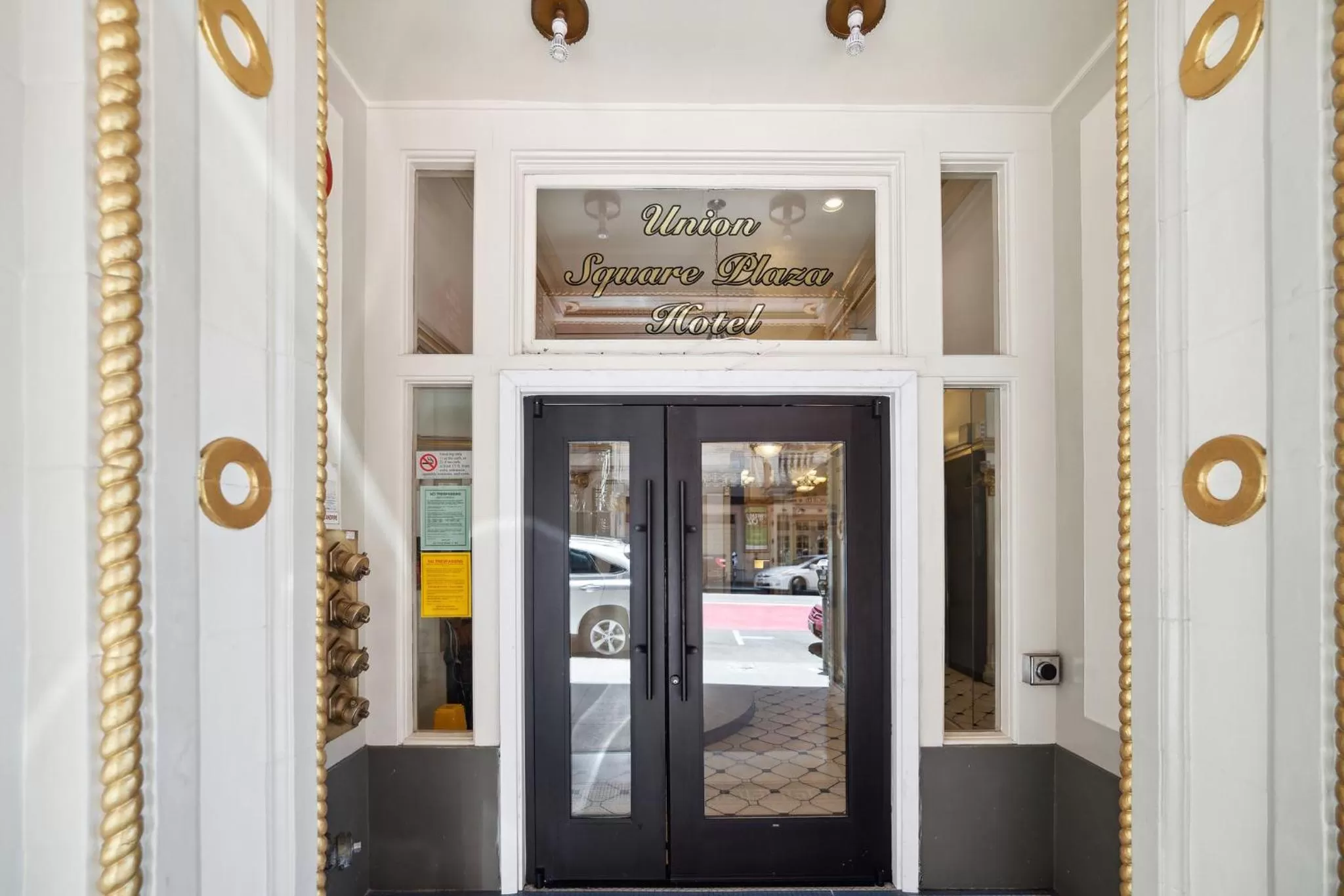 Facade/entrance in Union Square Plaza Hotel