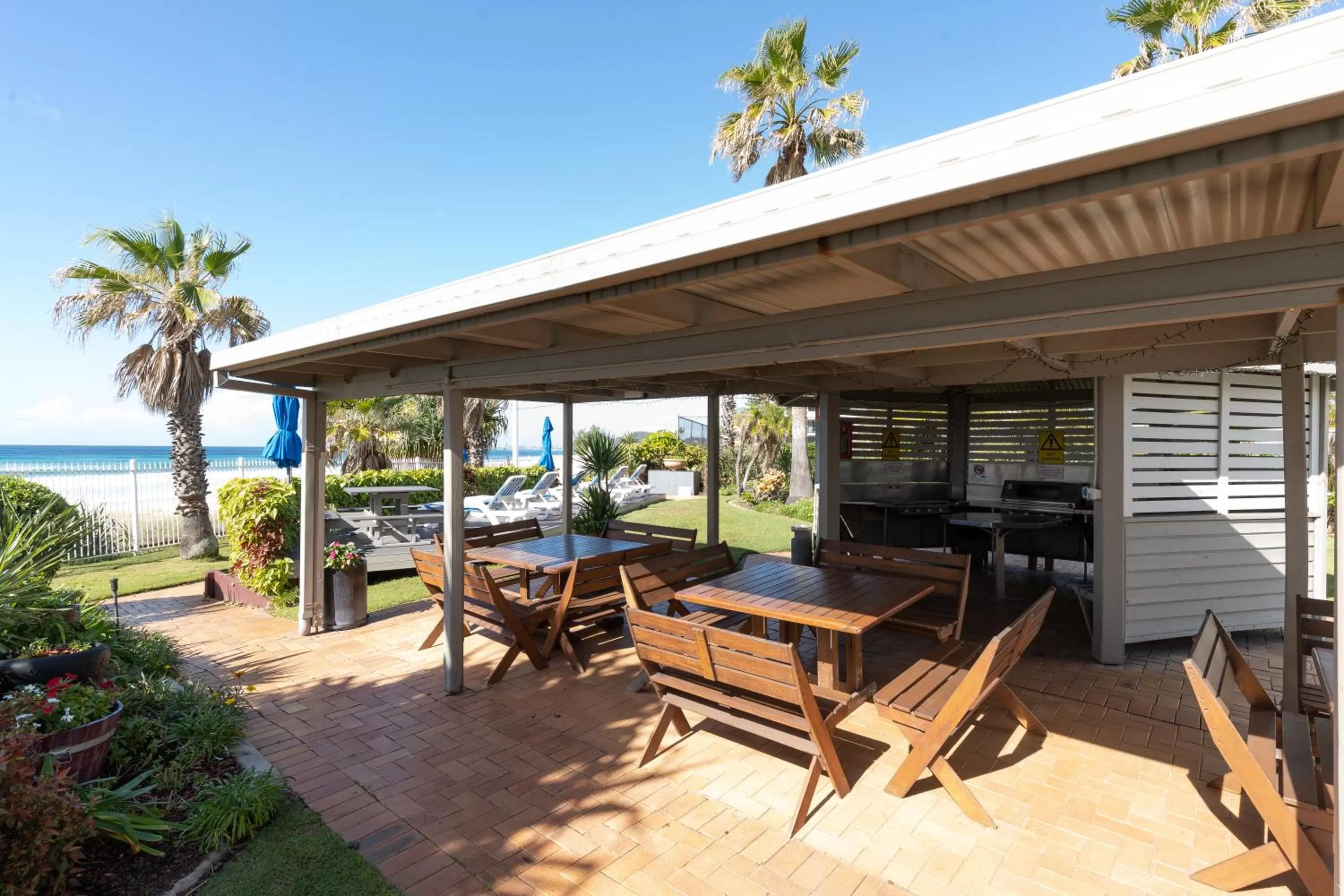BBQ facilities in 19th Avenue on the Beach