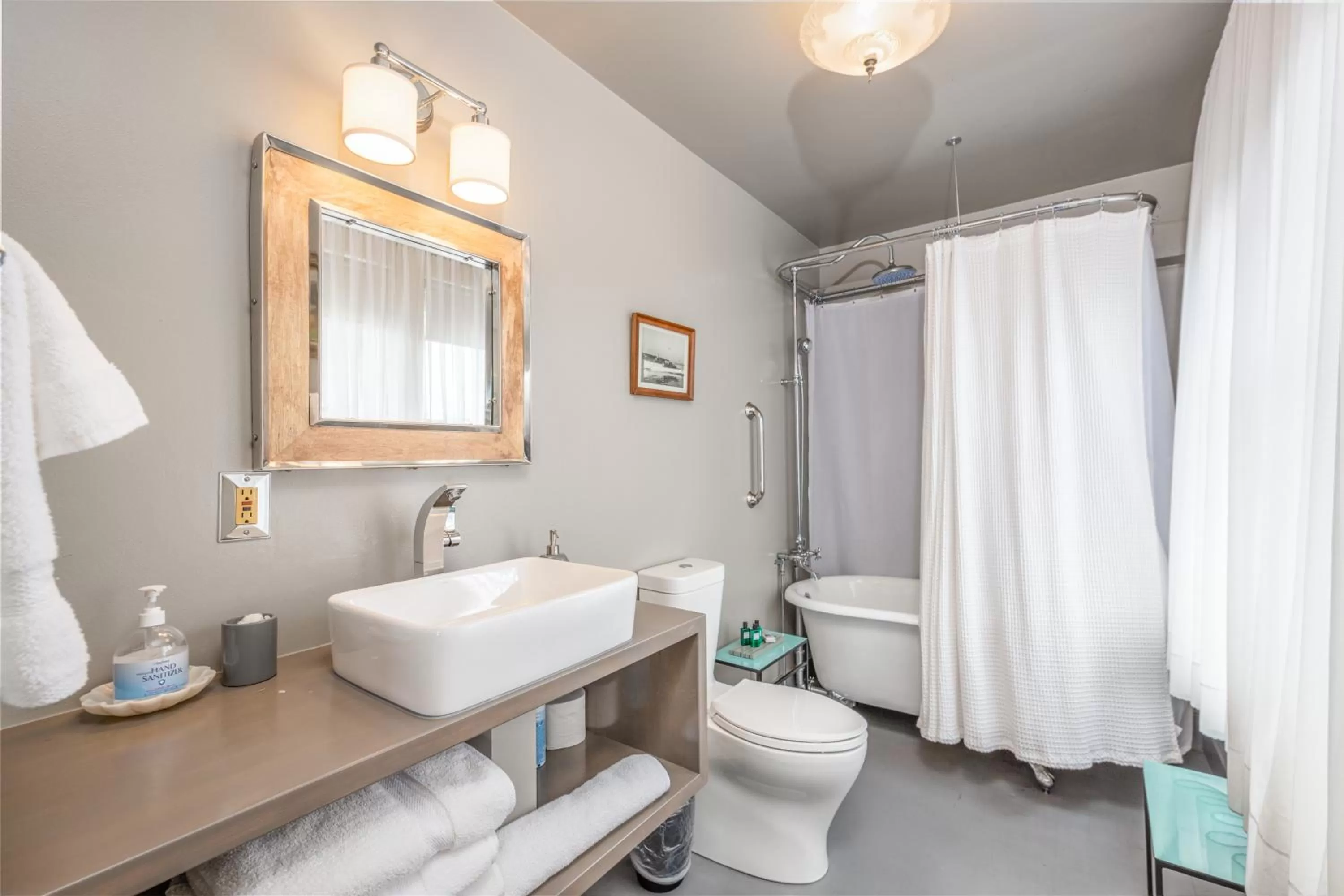 Nantucket Whale Inn, Half Moon Bay