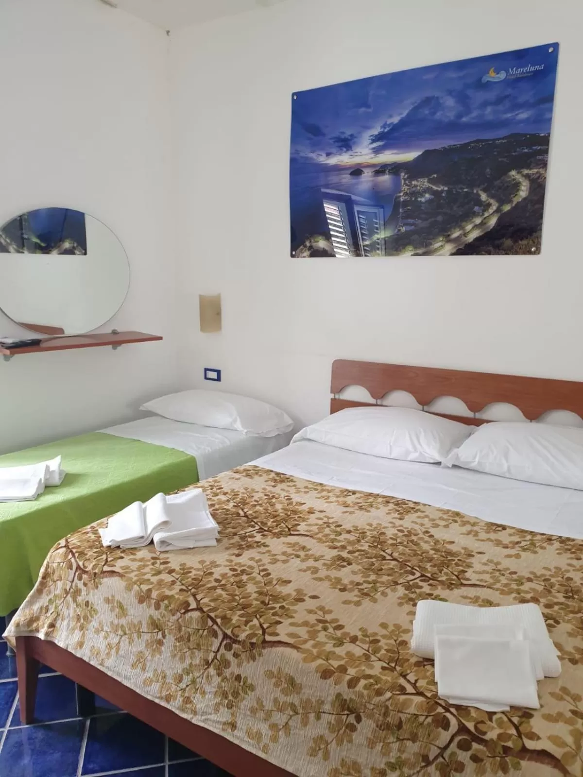 Bedroom, Bed in Hotel Mareluna Ischia