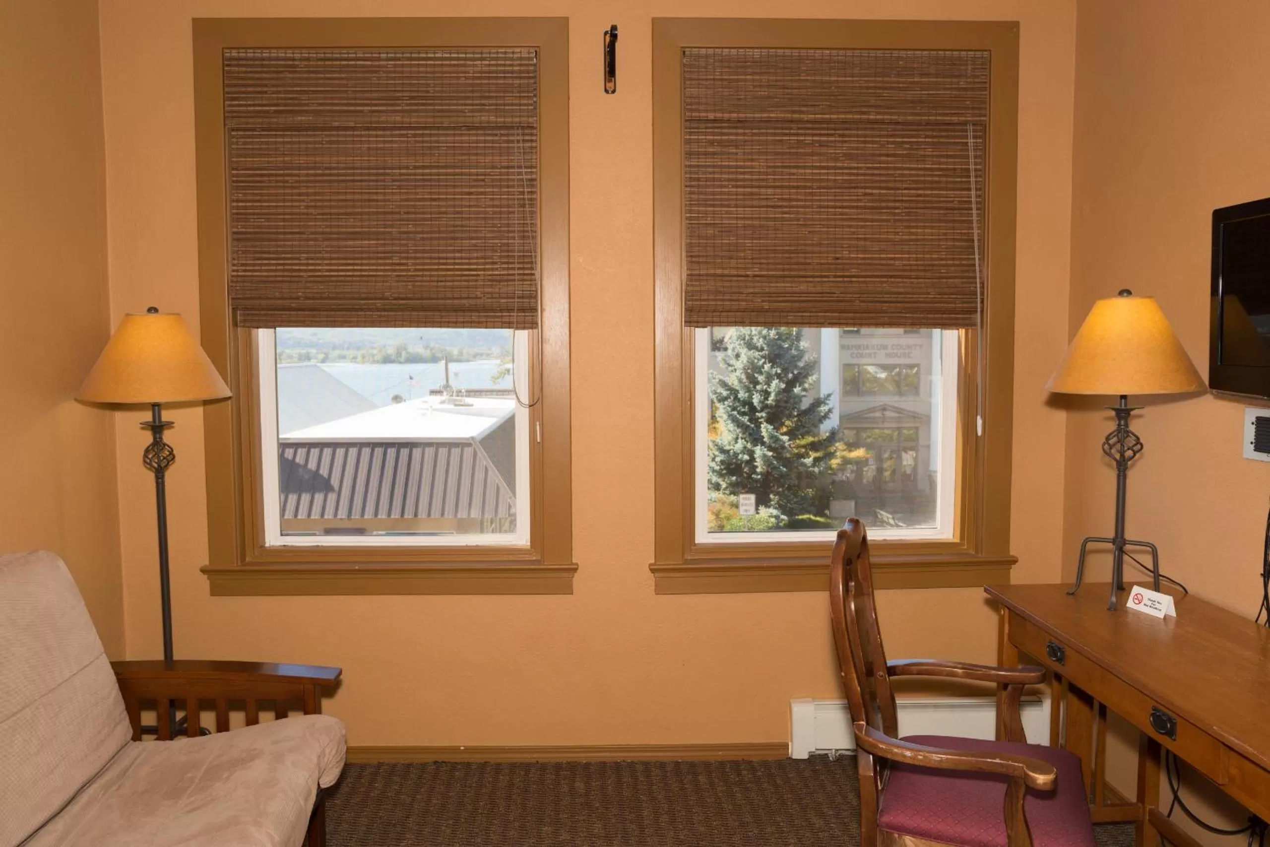 Living room in Hotel Cathlamet
