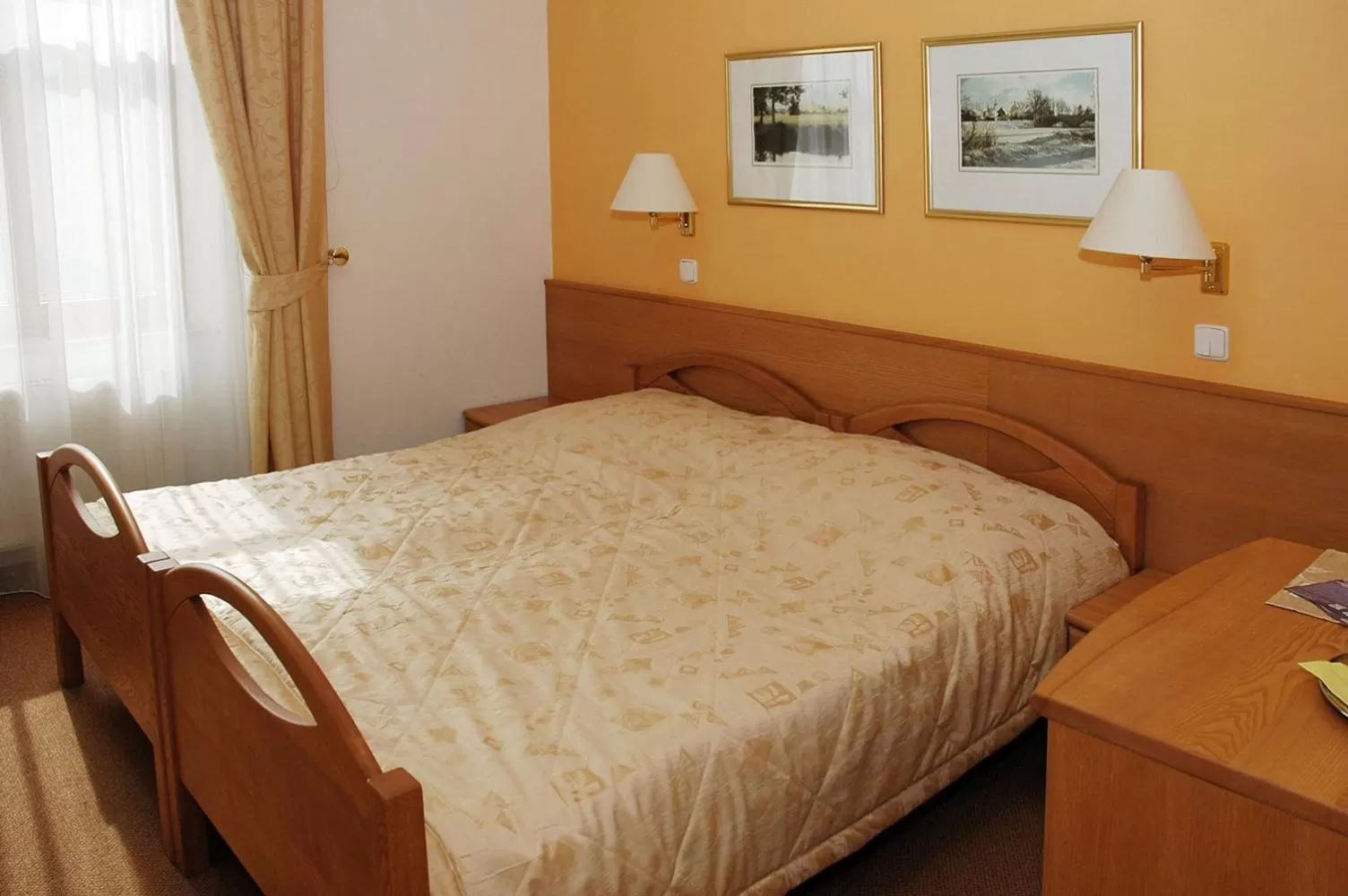 Bed in Hotel Restaurant Modrá Hvězda