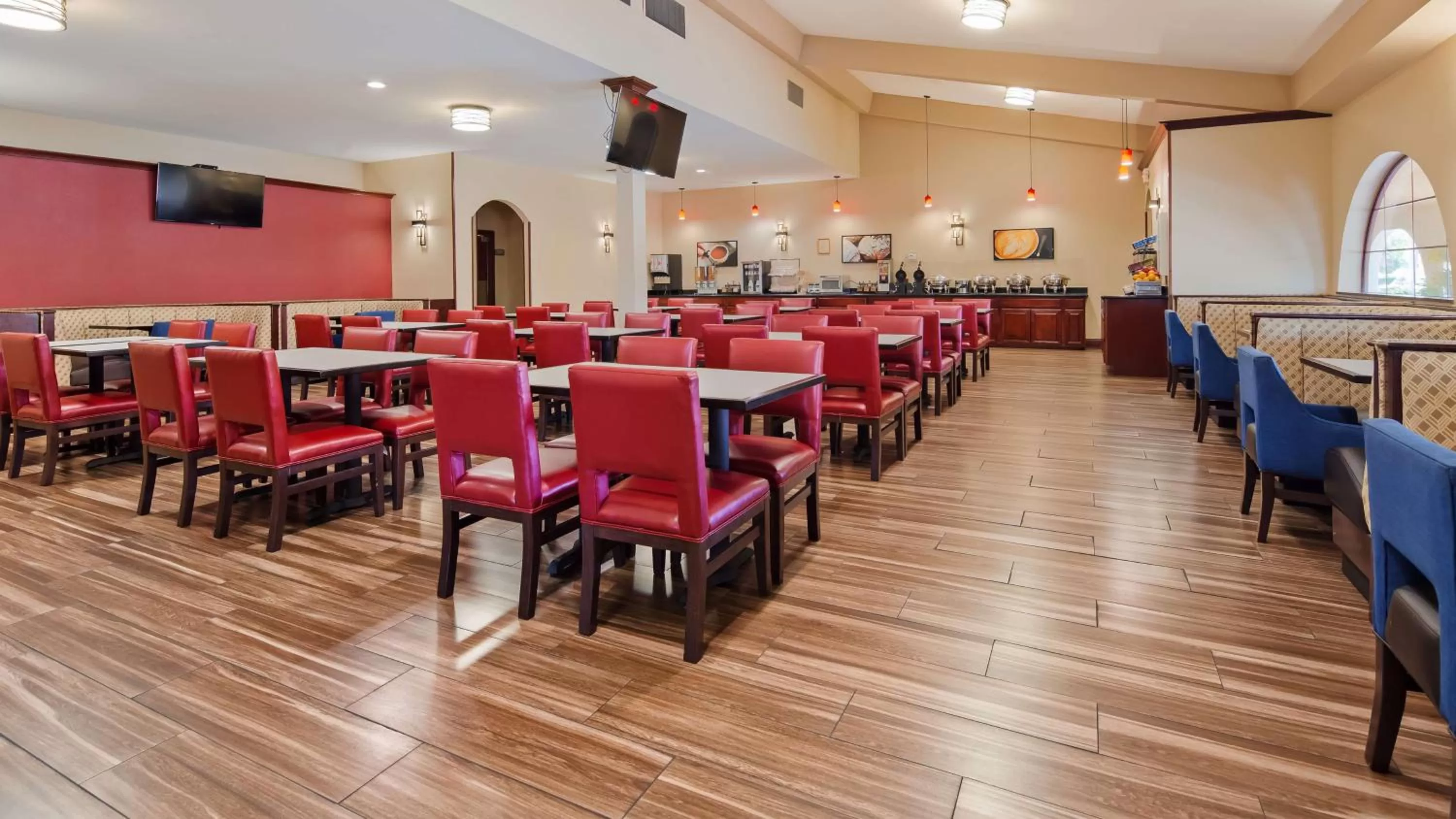 Breakfast in Best Western Plus Heritage Inn