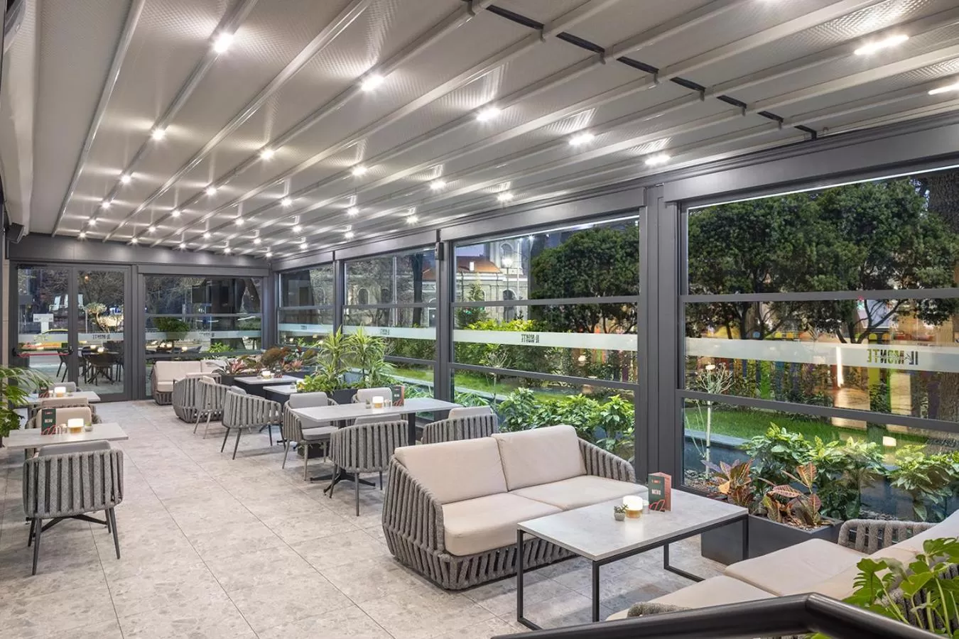 Restaurant/places to eat in Doubletree By Hilton Plovdiv Center