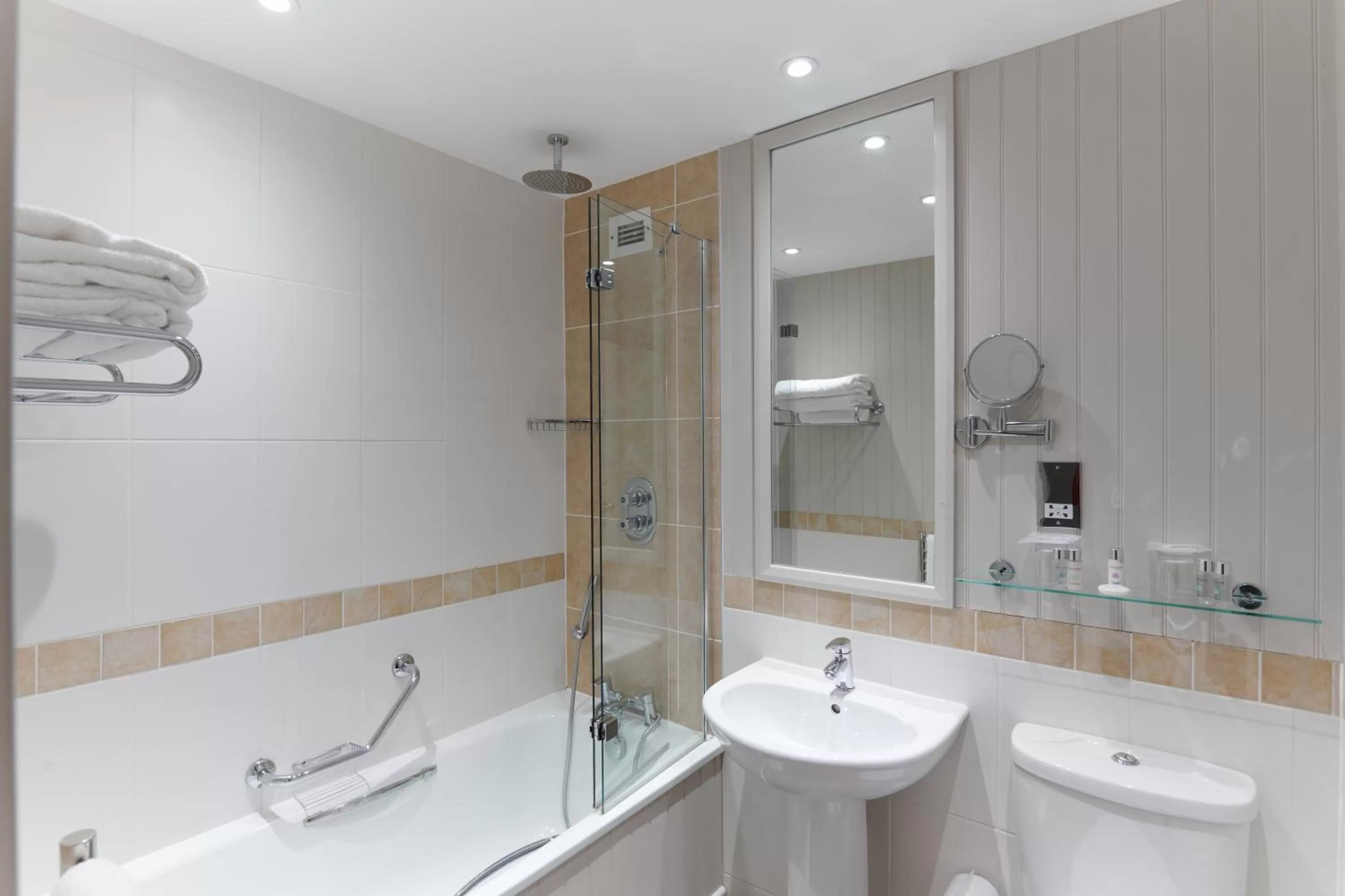 Shower in The Belsfield Hotel