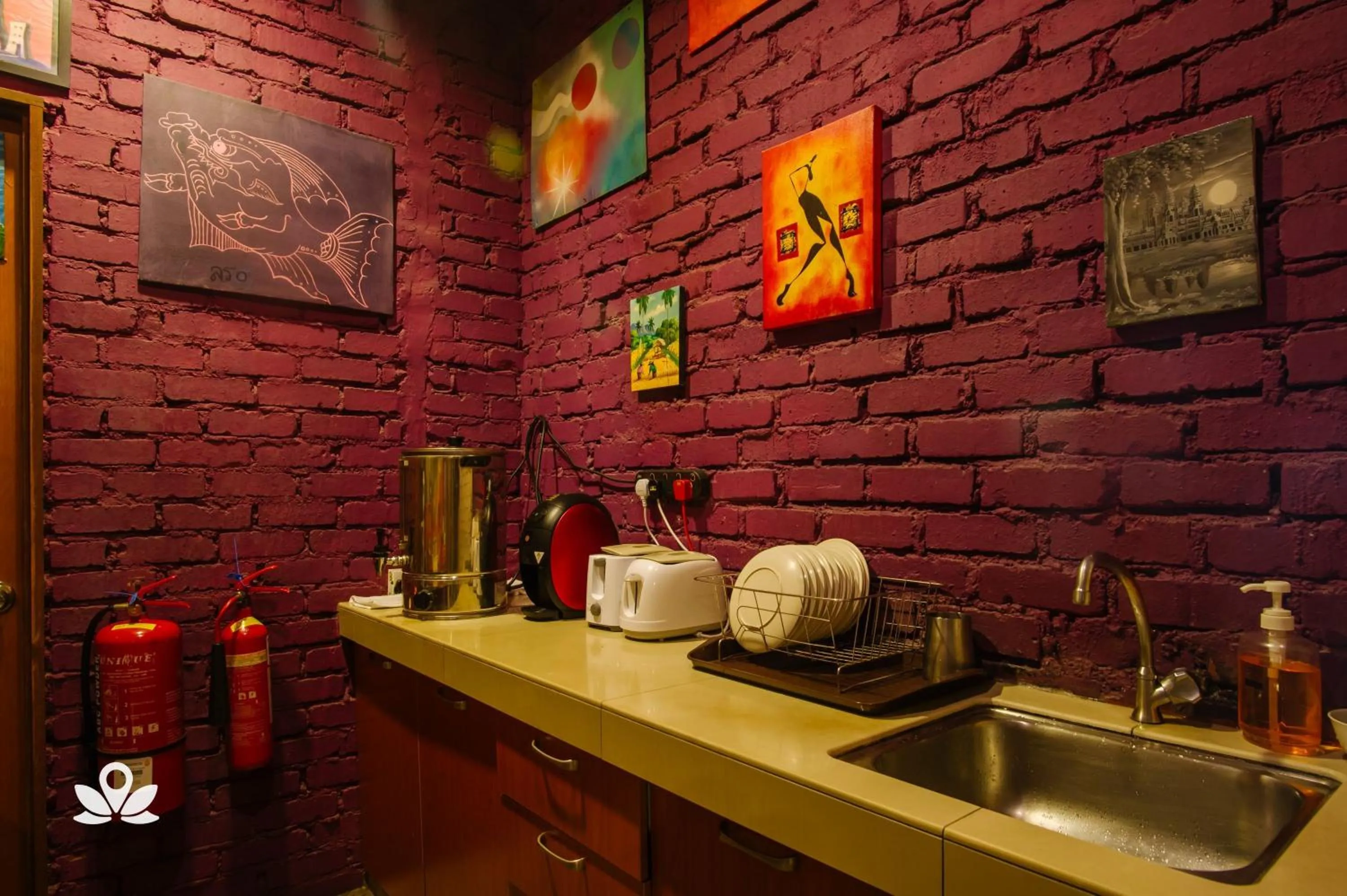 Coffee/tea facilities in The Explorers Guesthouse and Hostel