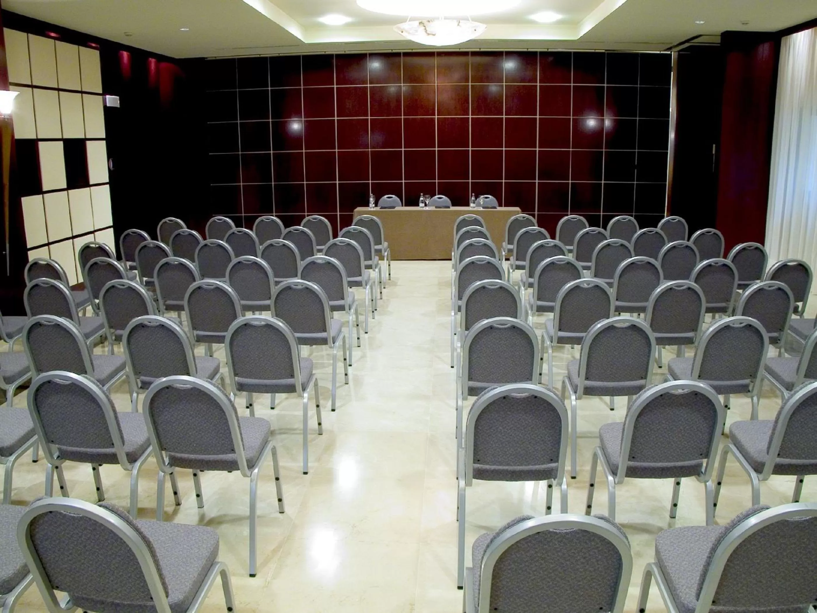 Business facilities in Hotel Badajoz Center