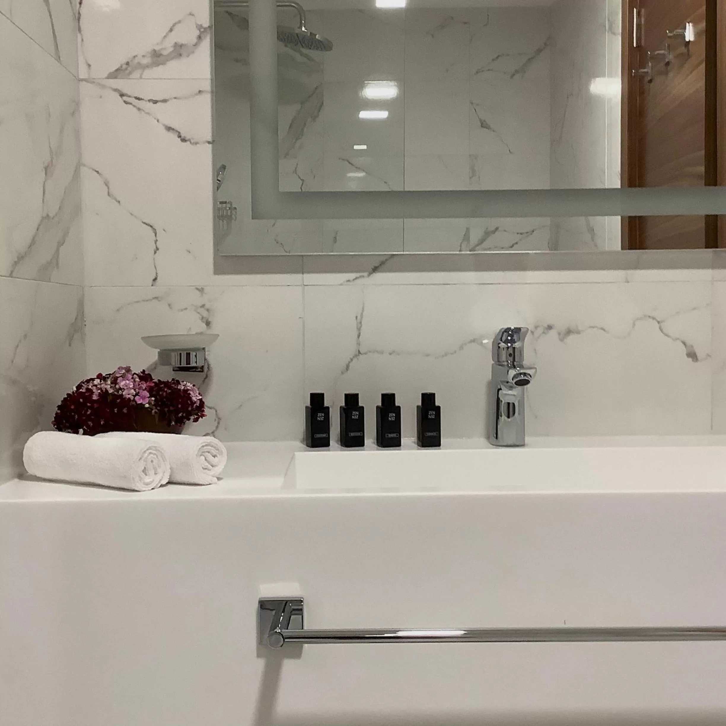 Bathroom in Central Point Hotel Beograd