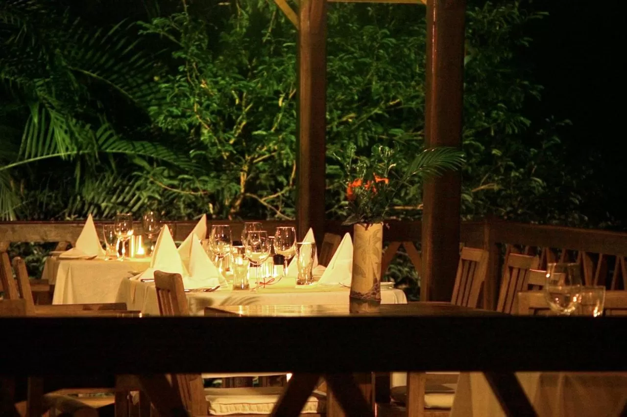 Restaurant/Places to Eat in Acajou Hotel