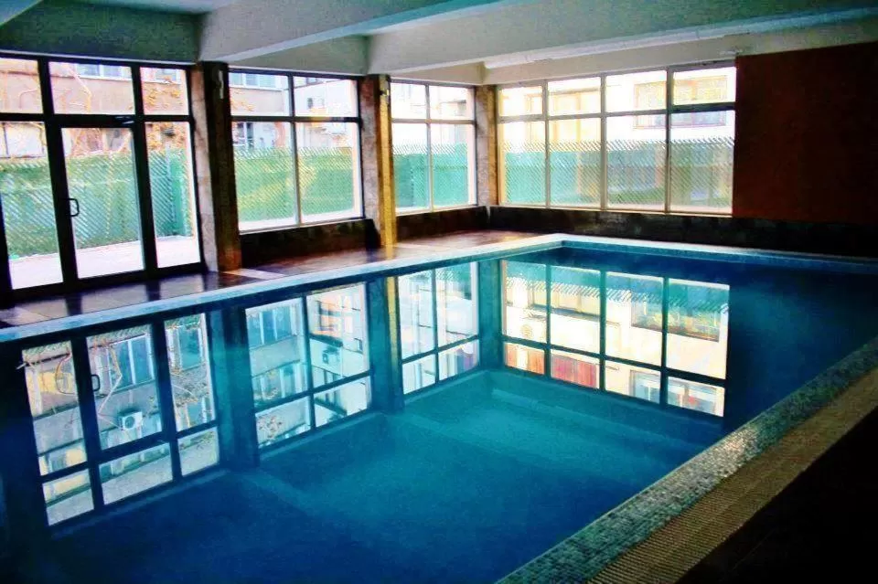 Swimming Pool in Hotel Neptun