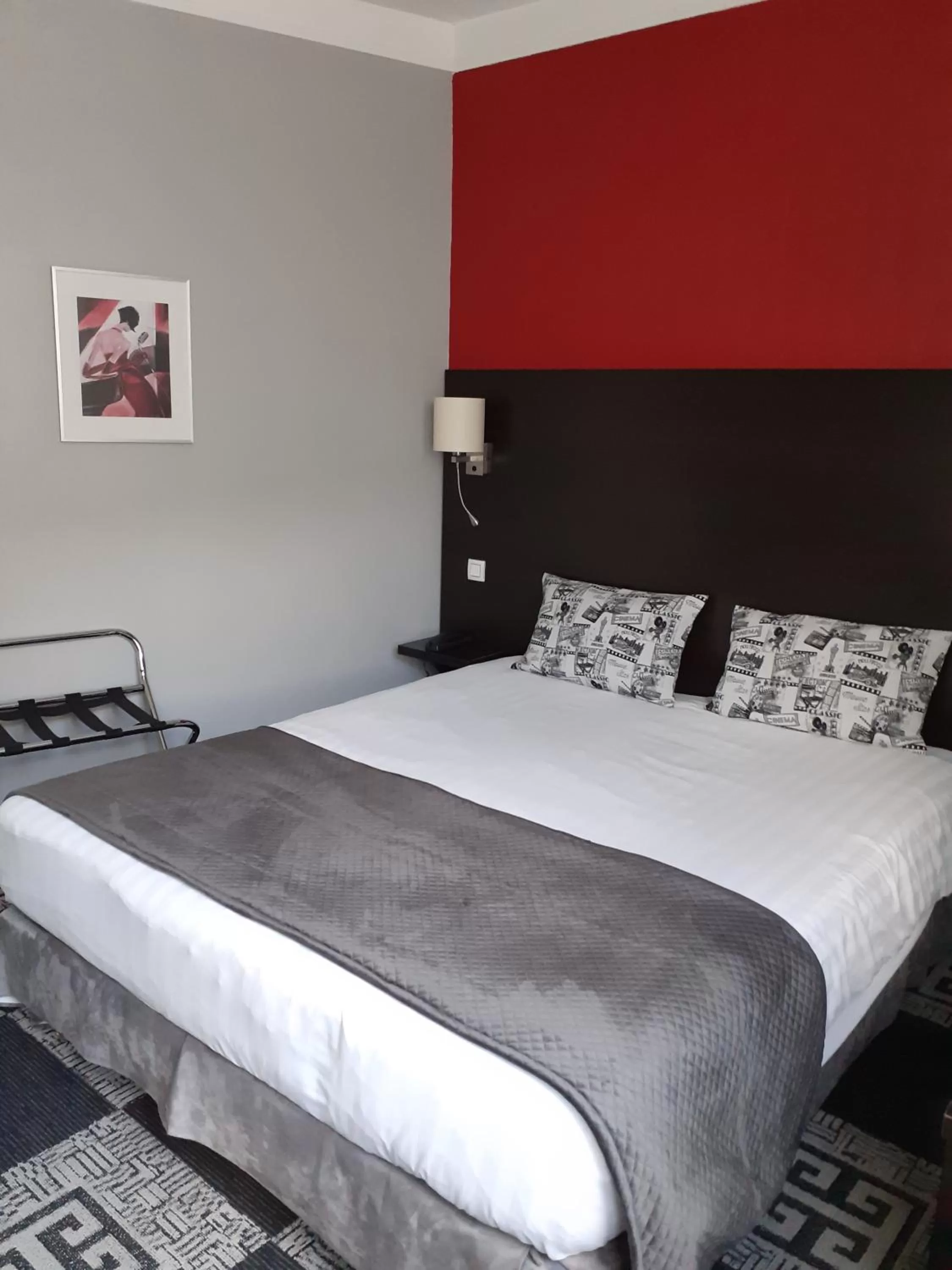 Bed in Logis Hotel - Le Charleston