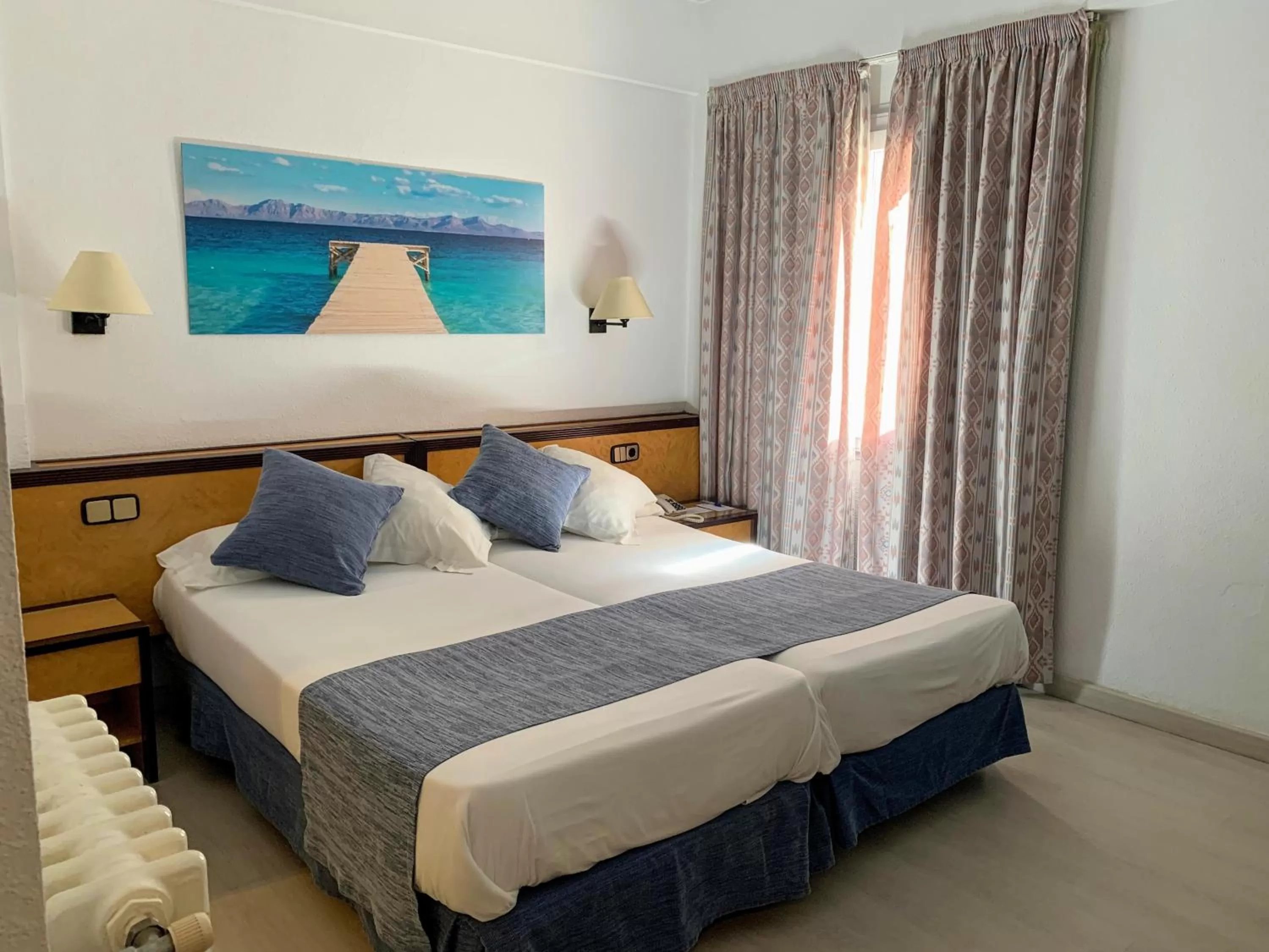 Photo of the whole room, Bed in Hotel Voramar