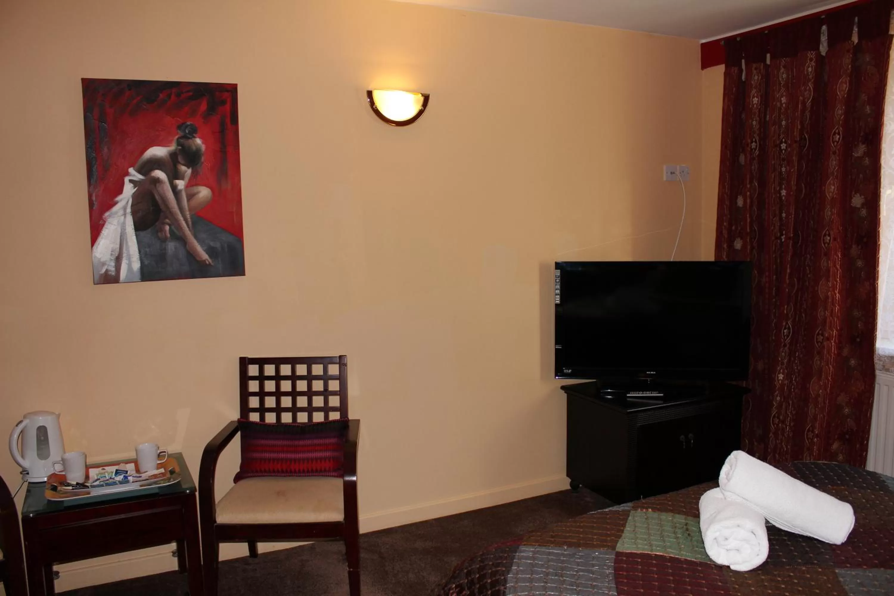 Photo of the whole room in Desalis Hotel London Stansted