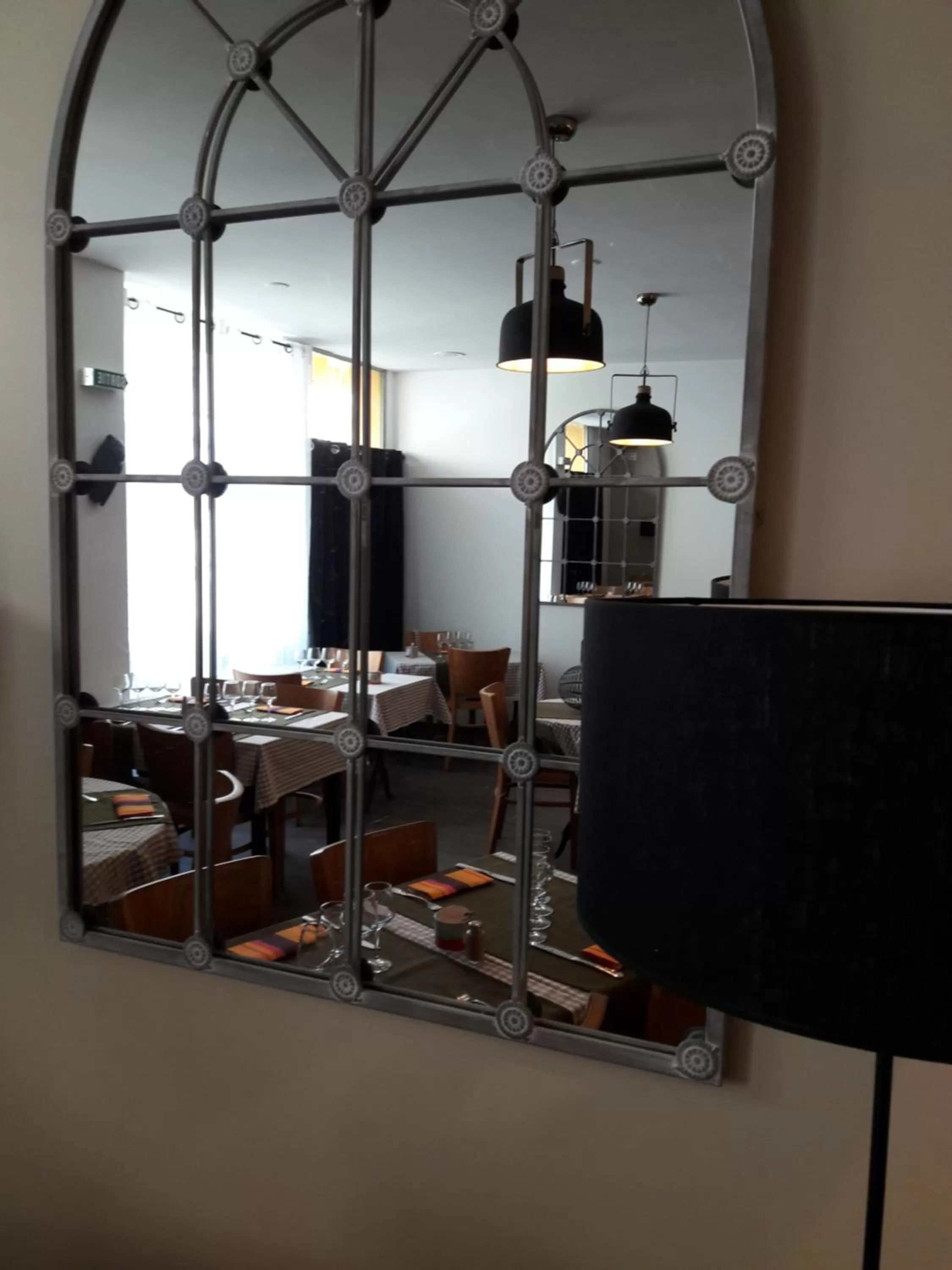 Restaurant/places to eat in Hôtel-Restaurant "Chez Carrière"