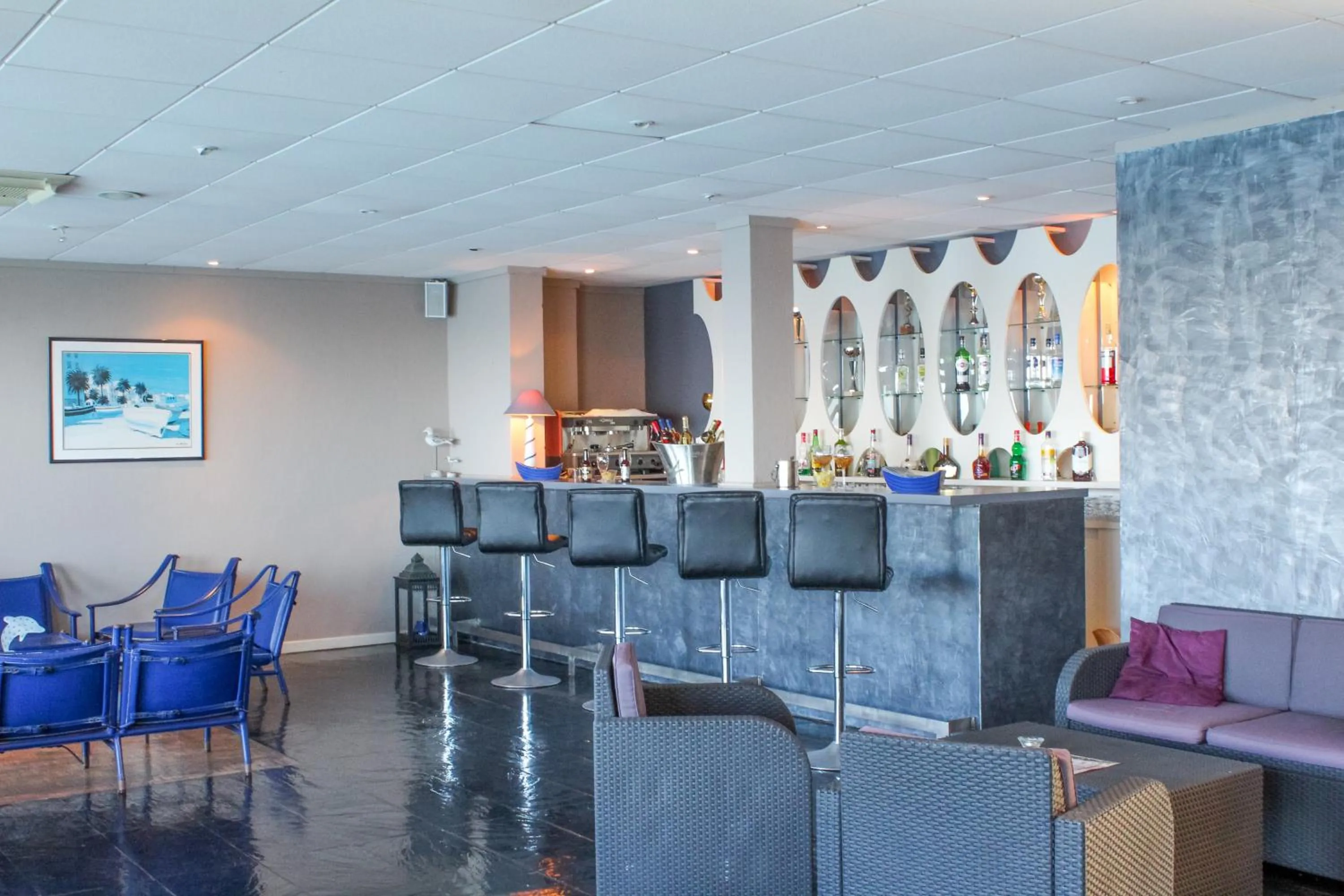 Lounge or bar in Hotel Roc E Mare