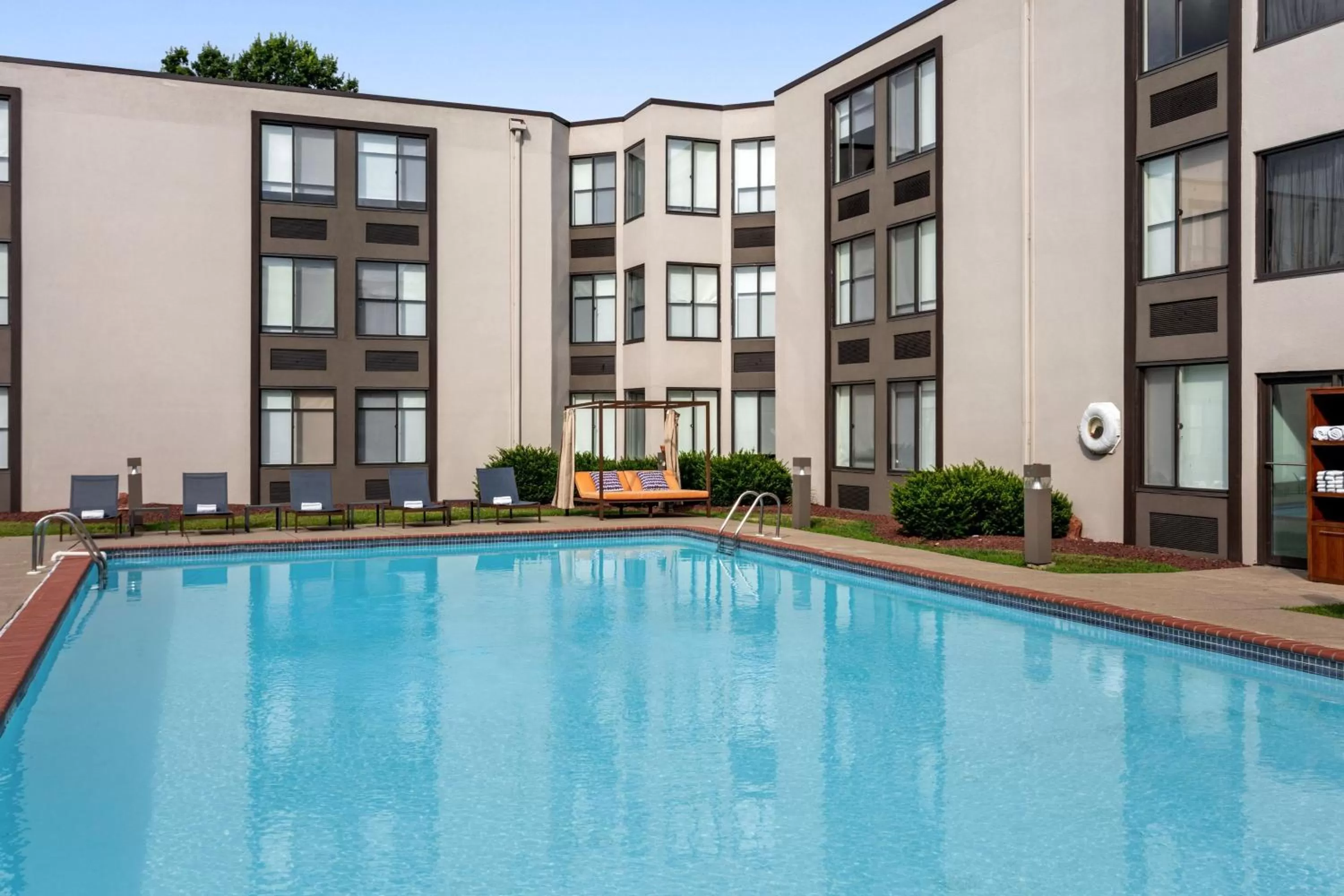 Swimming pool in Delta Hotels by Marriott Allentown Lehigh Valley
