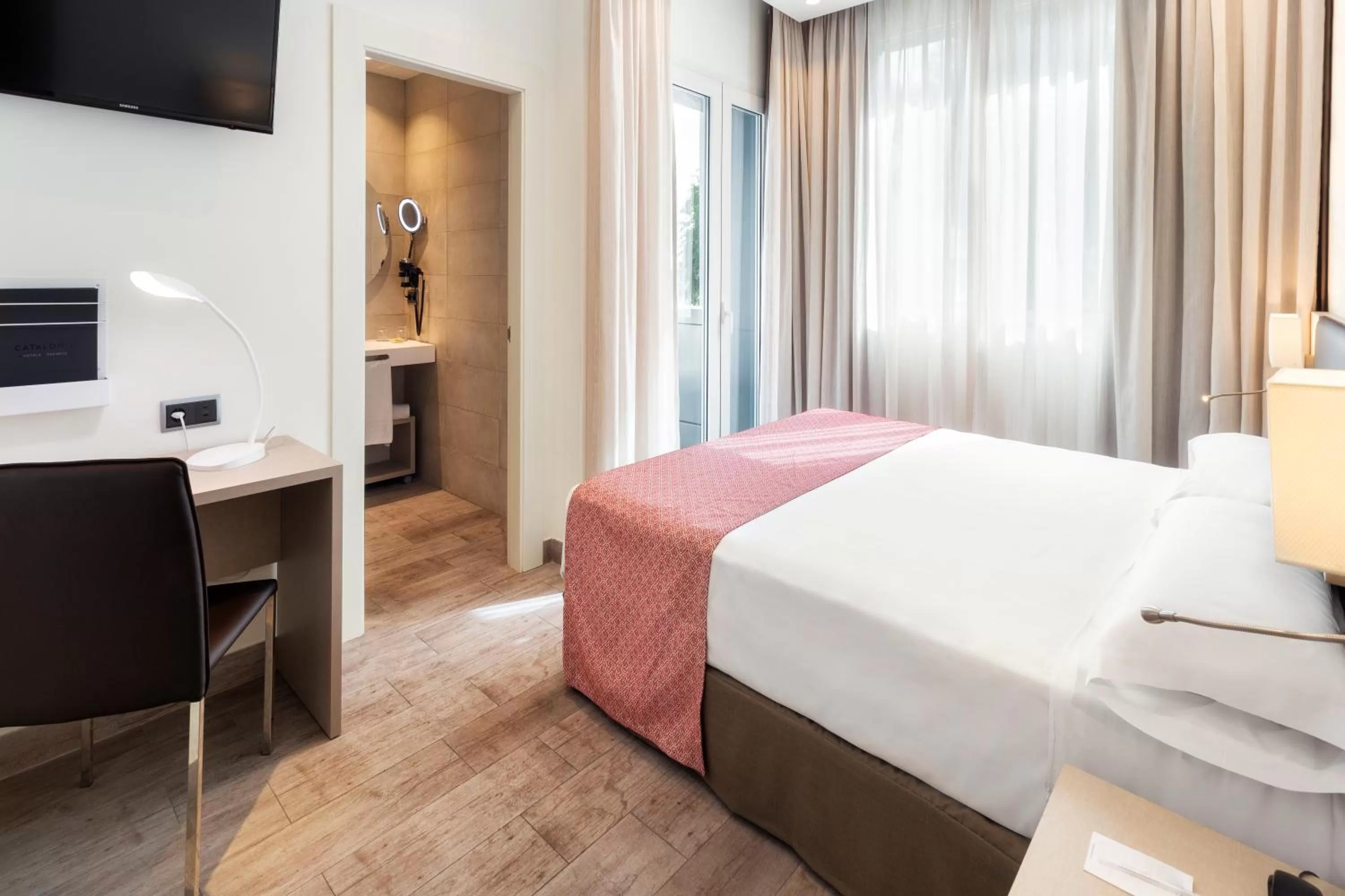 Bed in Catalonia Hispalis