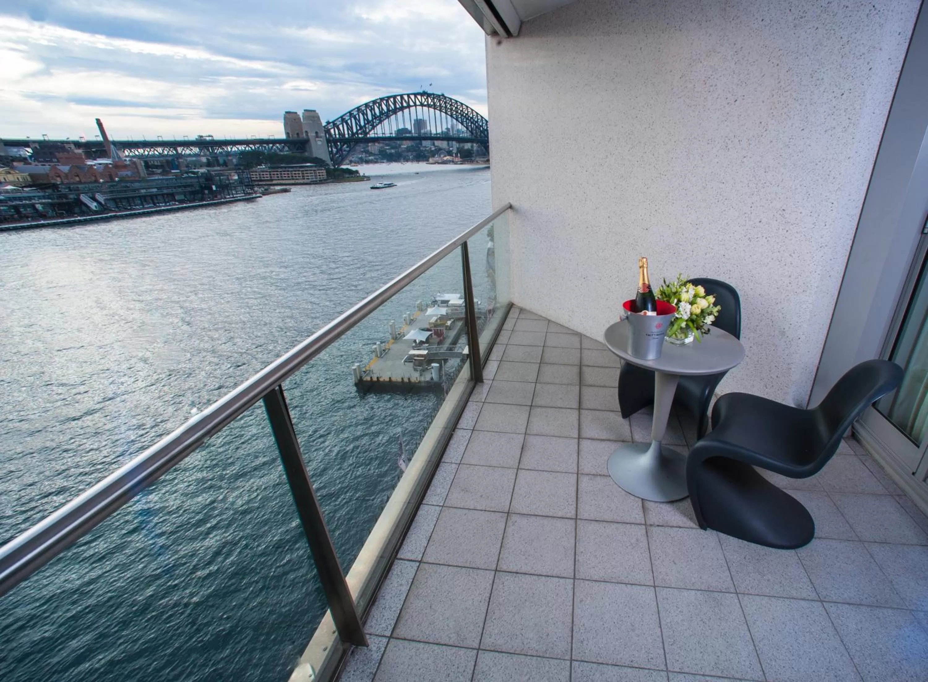 Balcony/Terrace in Pullman Quay Grand Sydney Harbour