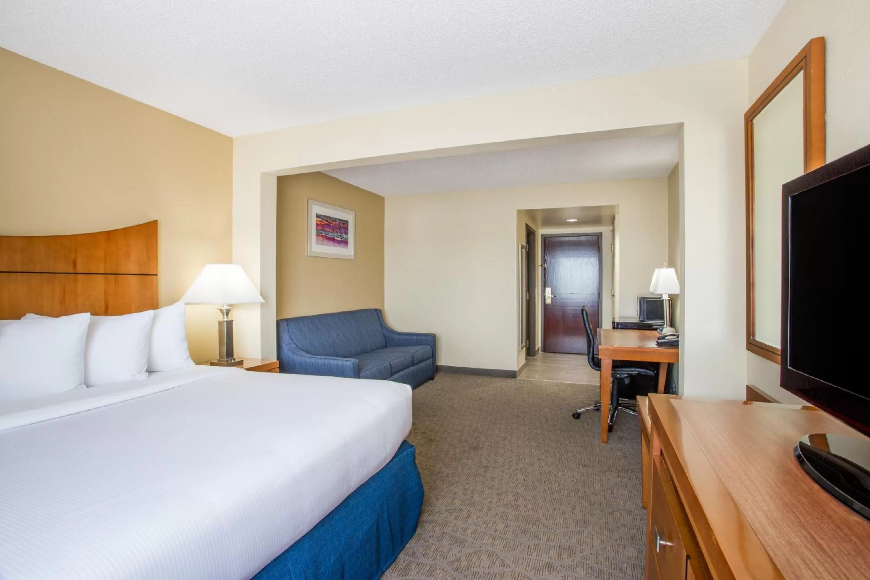 Bedroom, Bed in Wingate by Wyndham, Universal Studios - Free Theme Park Shuttle