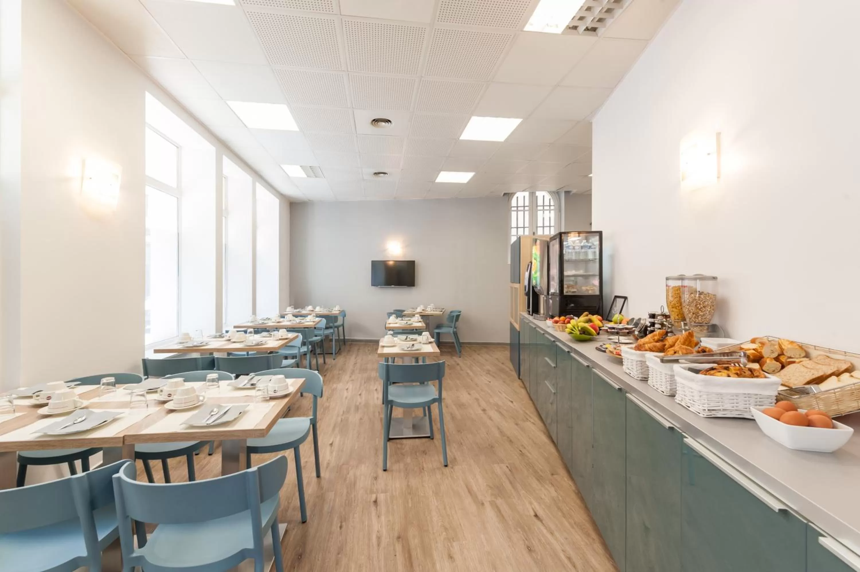 Restaurant/places to eat in Residhotel Vieux Port