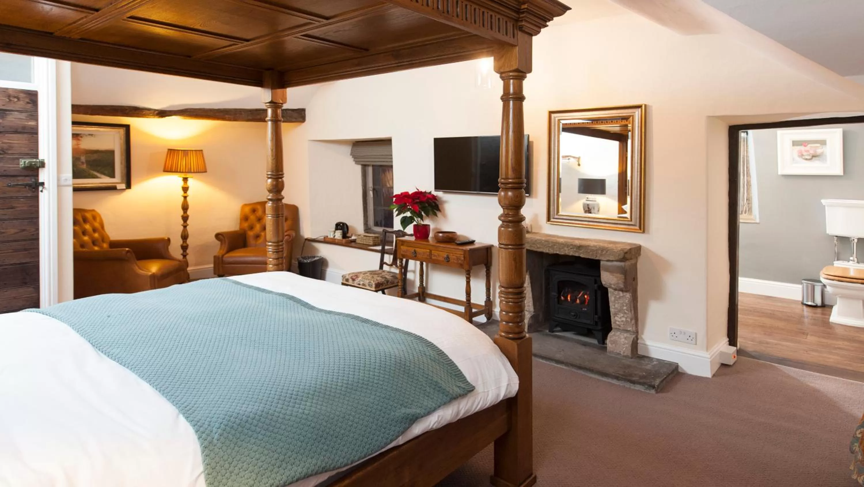 Photo of the whole room, Bed in The Old Hall Inn