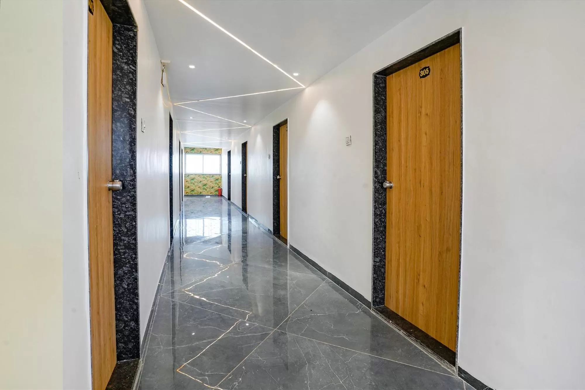 Lobby or reception in FabHotel Galaxy Stay - Nr Morya Hospital