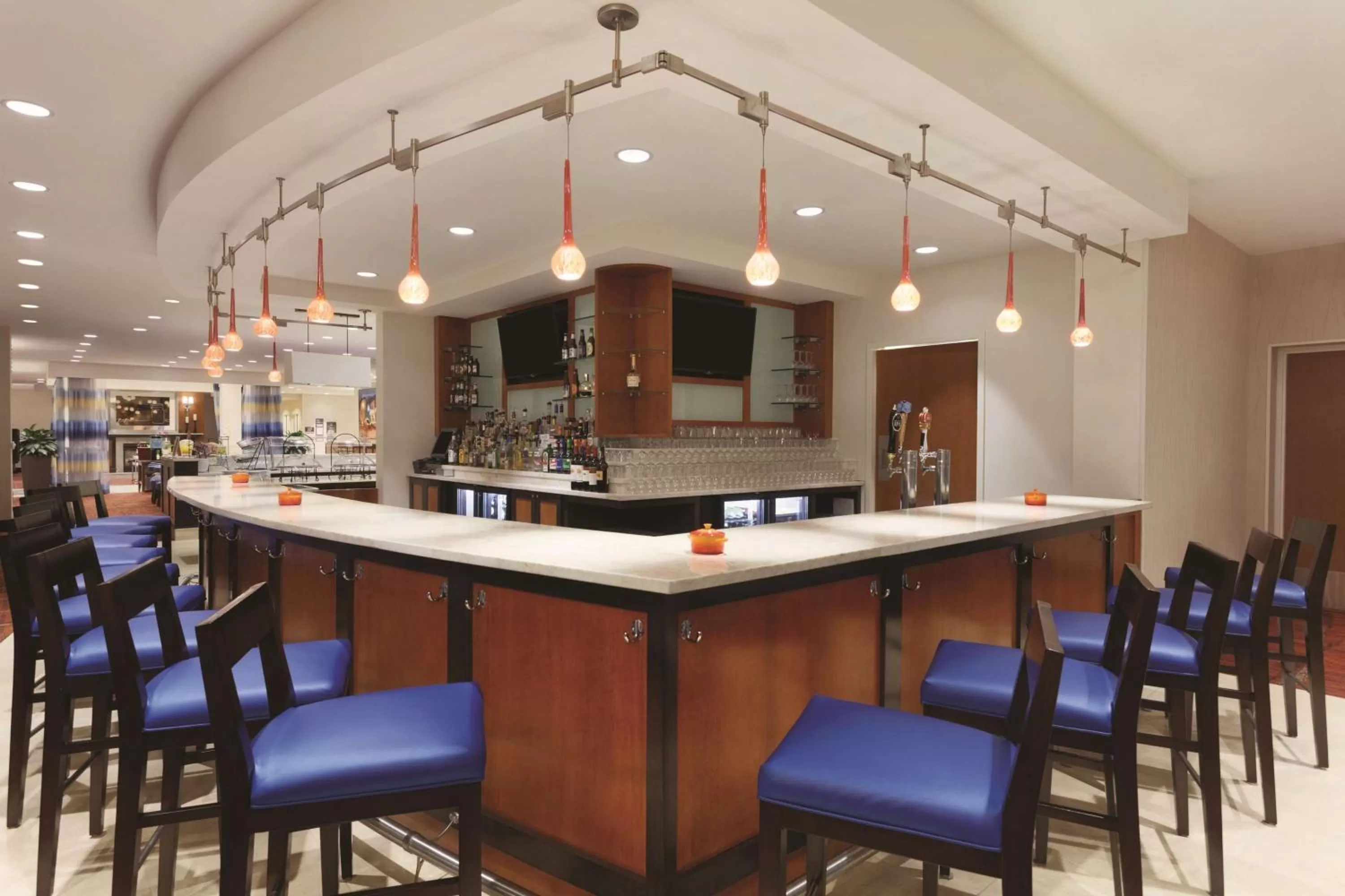 Lounge or bar in Hilton Garden Inn Falls Church