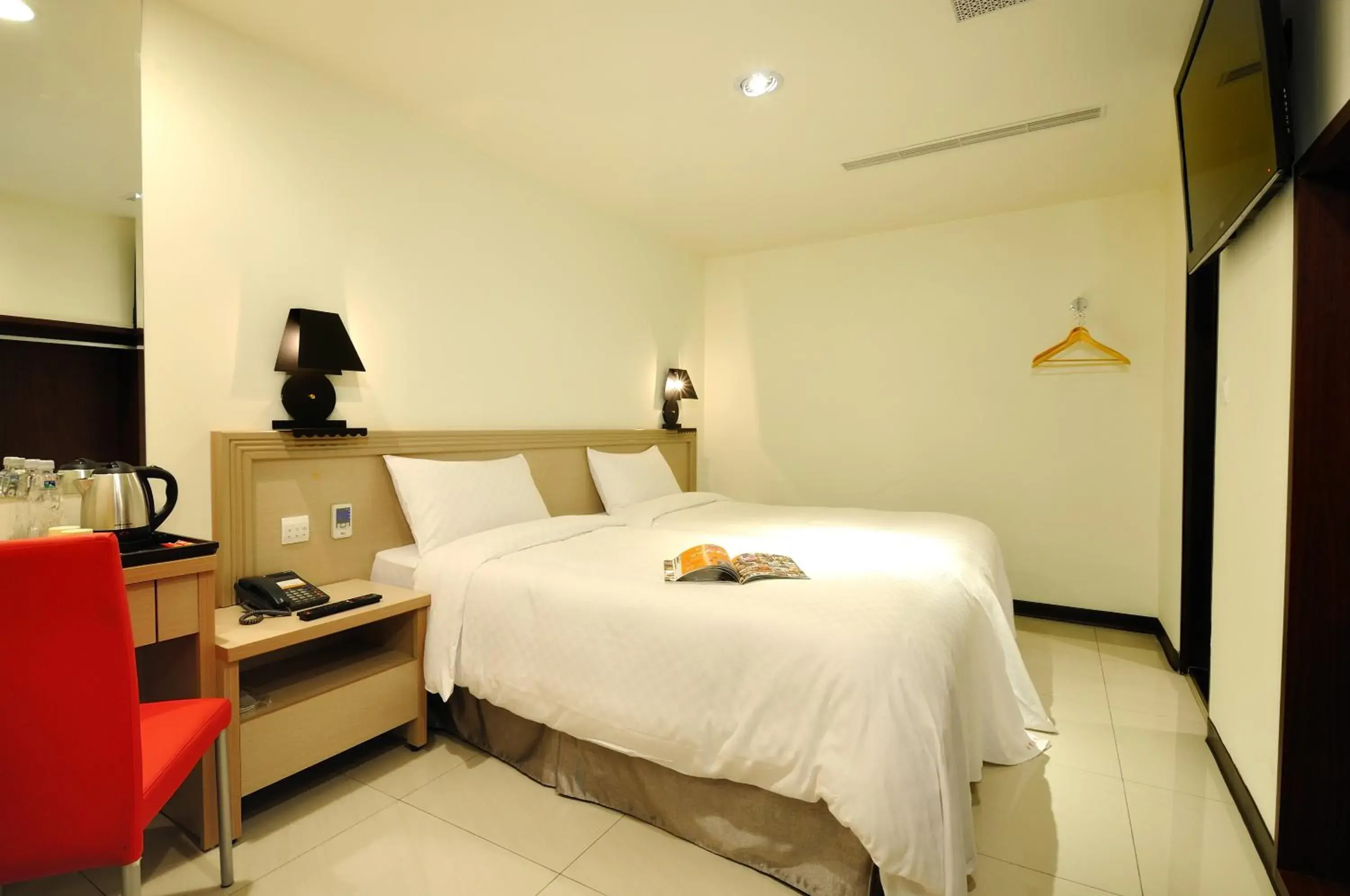 Budget Twin Room without Window in 安可旅店 Bravo Hotel Budget Twin Room without Window in 安可旅店 Bravo Hotel