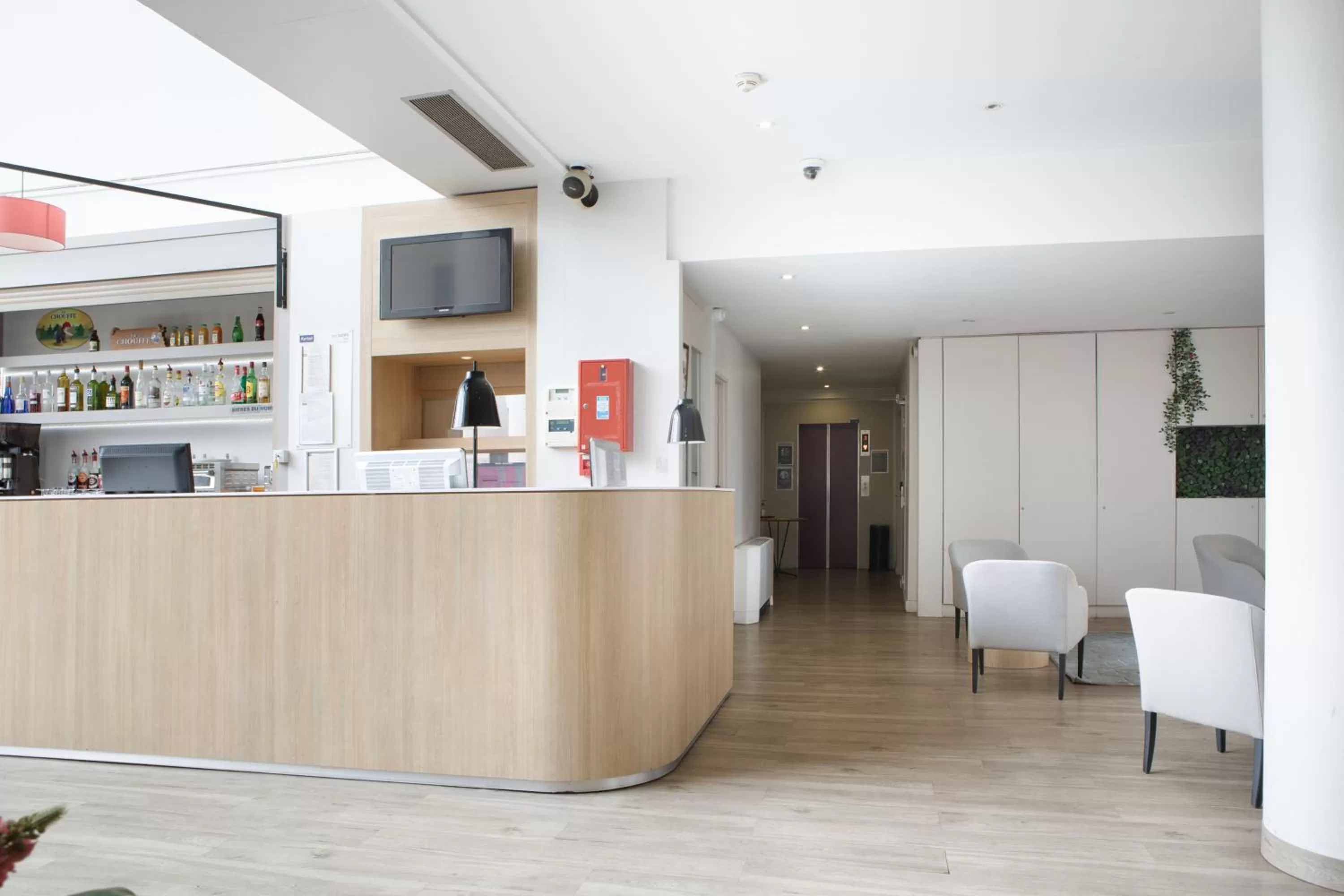 Lobby or reception in Kyriad Paris Est - Bois de Vincennes