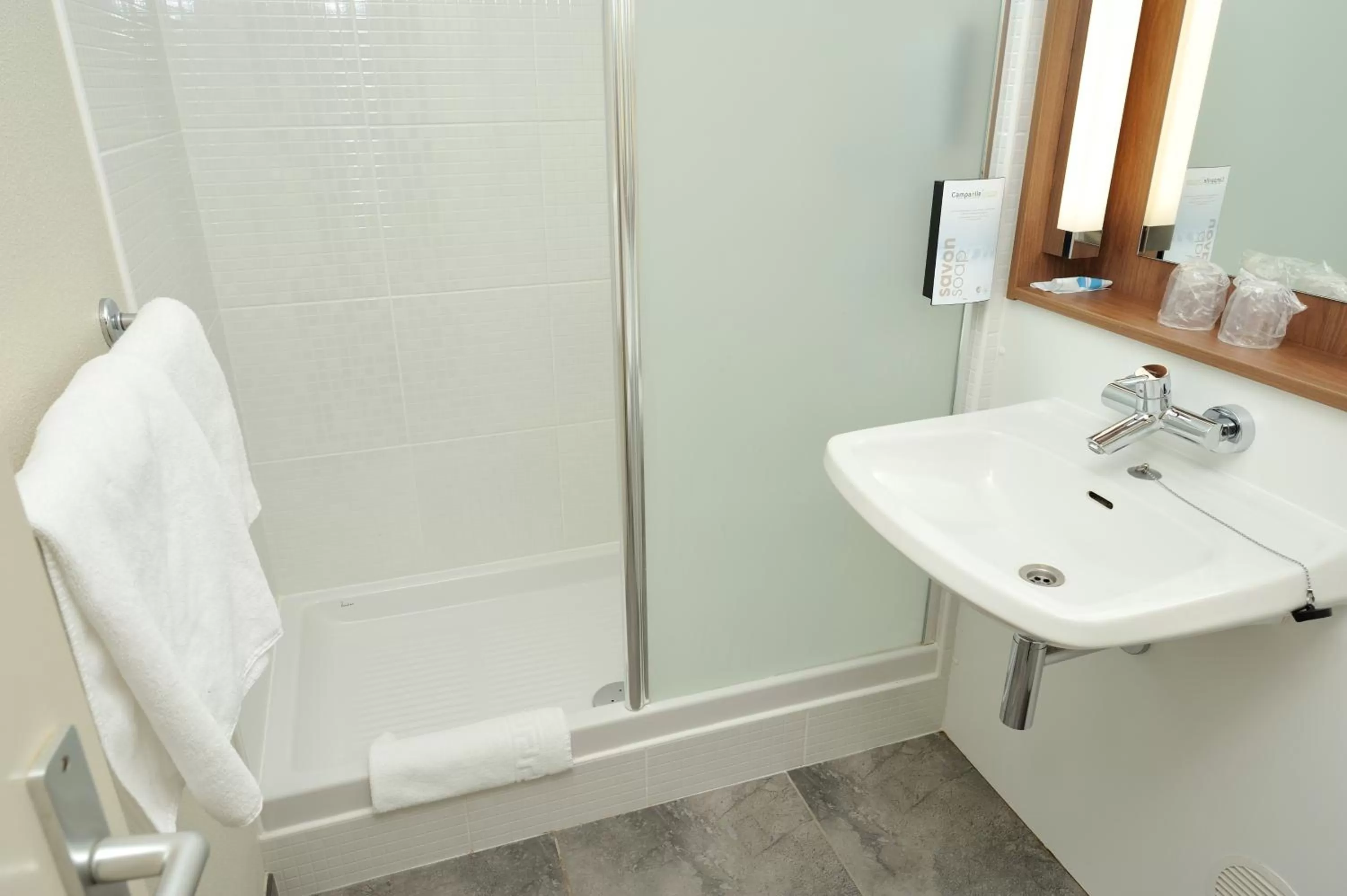 Bathroom in Campanile Lorient - Lanester