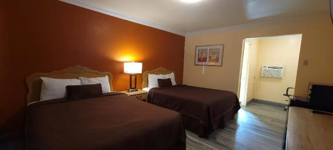 Photo of the whole room in Lakeview Inn