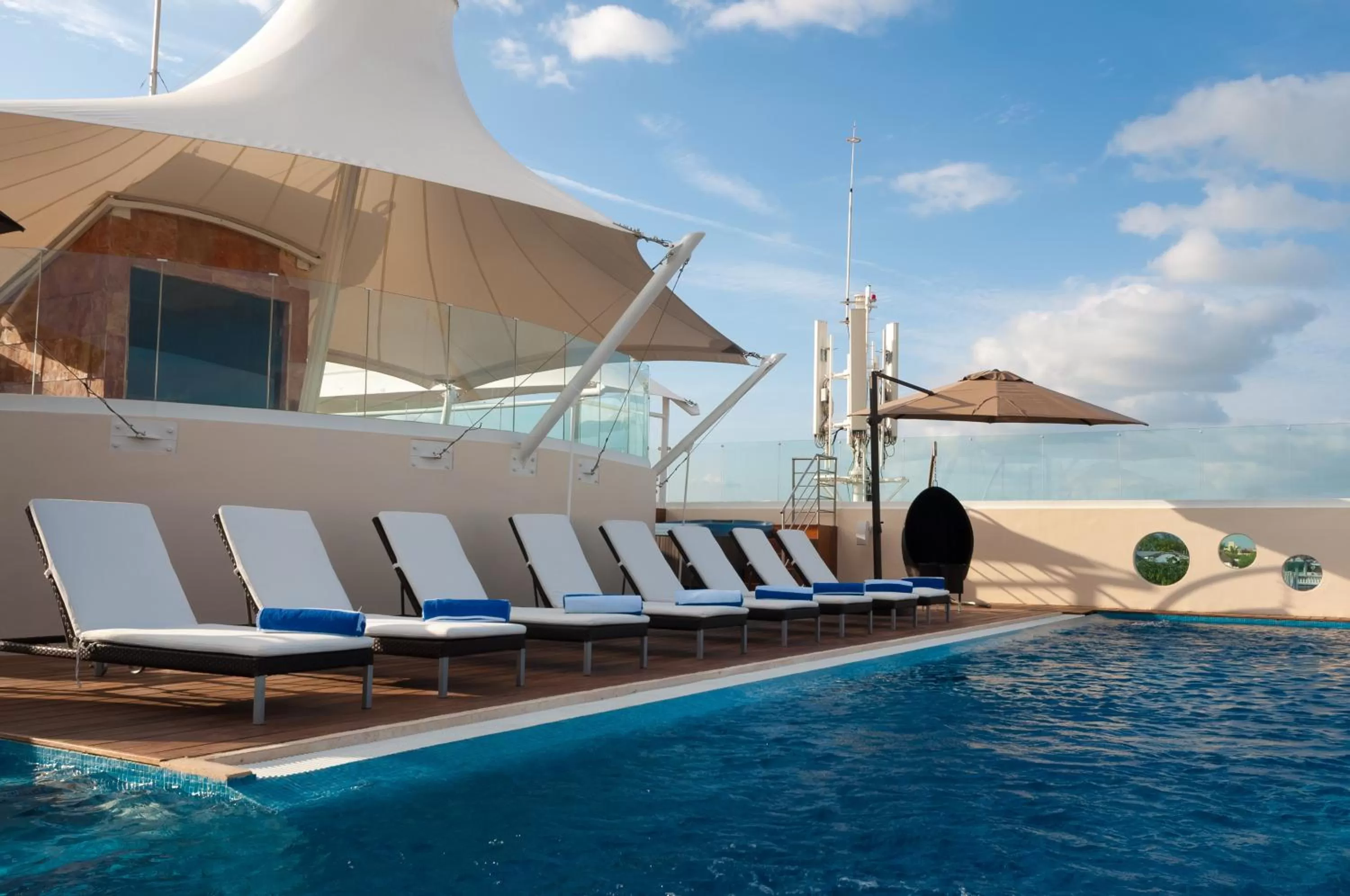 Swimming pool in Senses Quinta Avenida Adults Only Hotel By Artisan