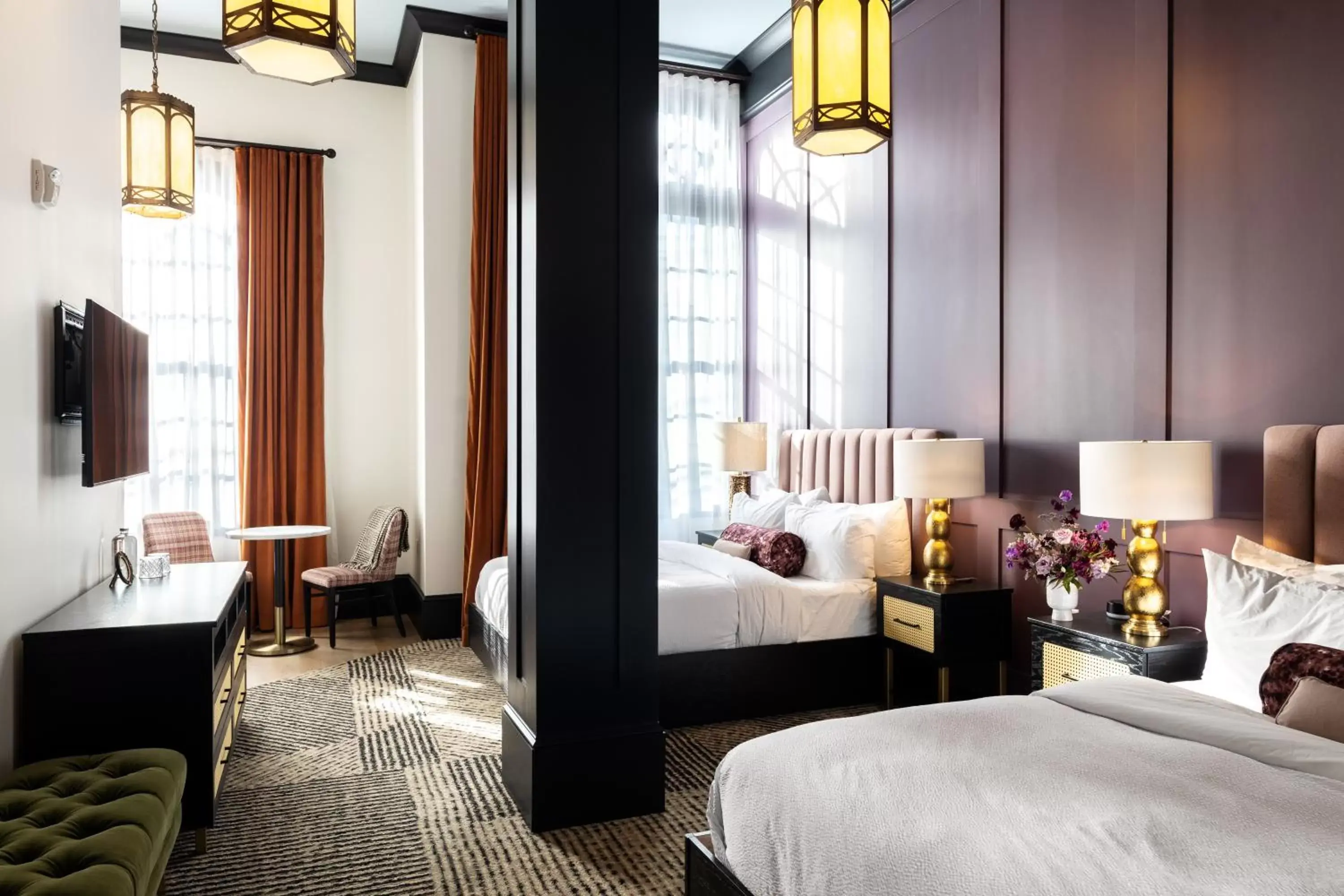 Queen Room - Disability Access in Hotel Thaxter Queen Room - Disability Access in Hotel Thaxter