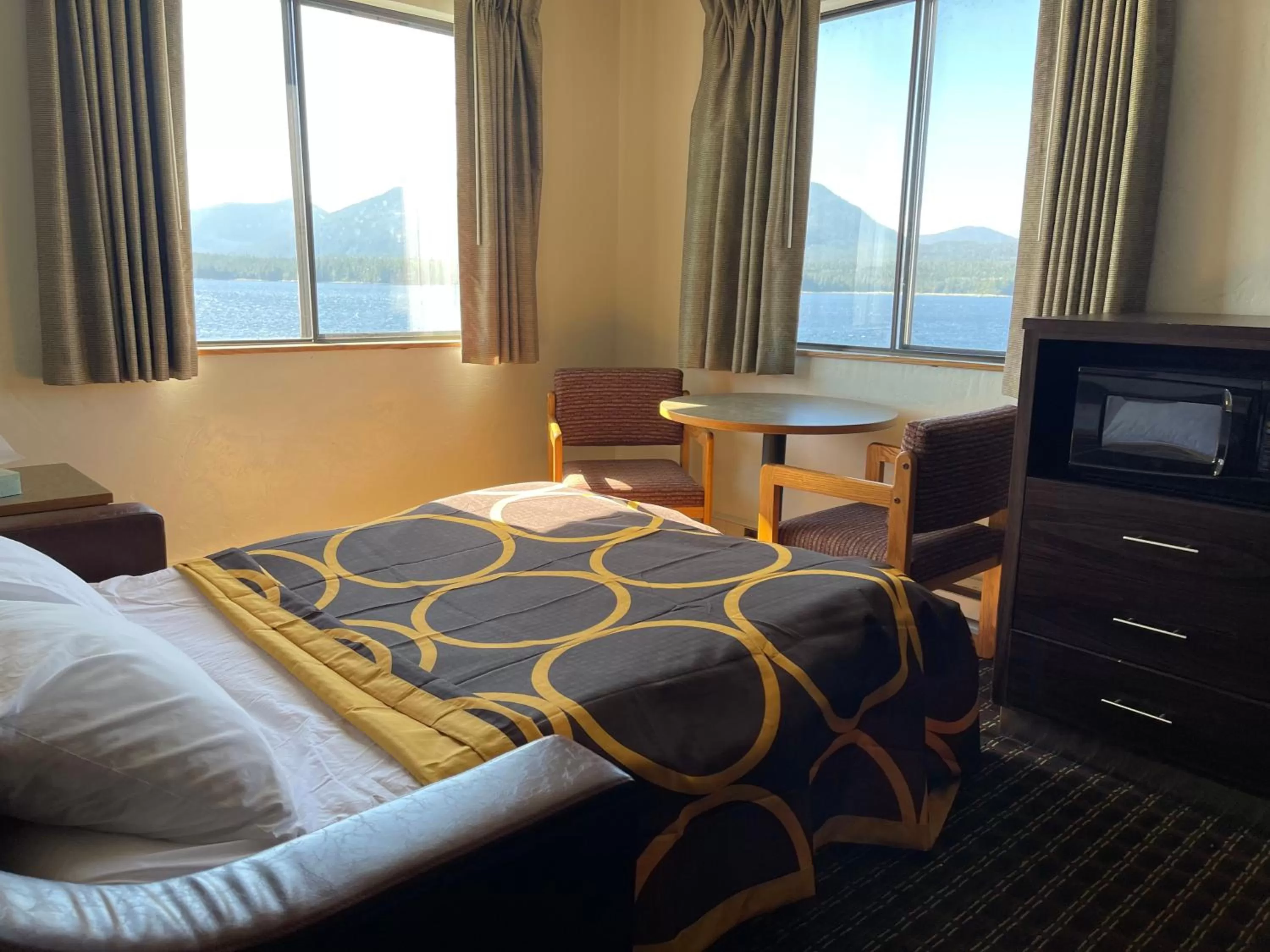 Bed in Super 8 by Wyndham Ketchikan