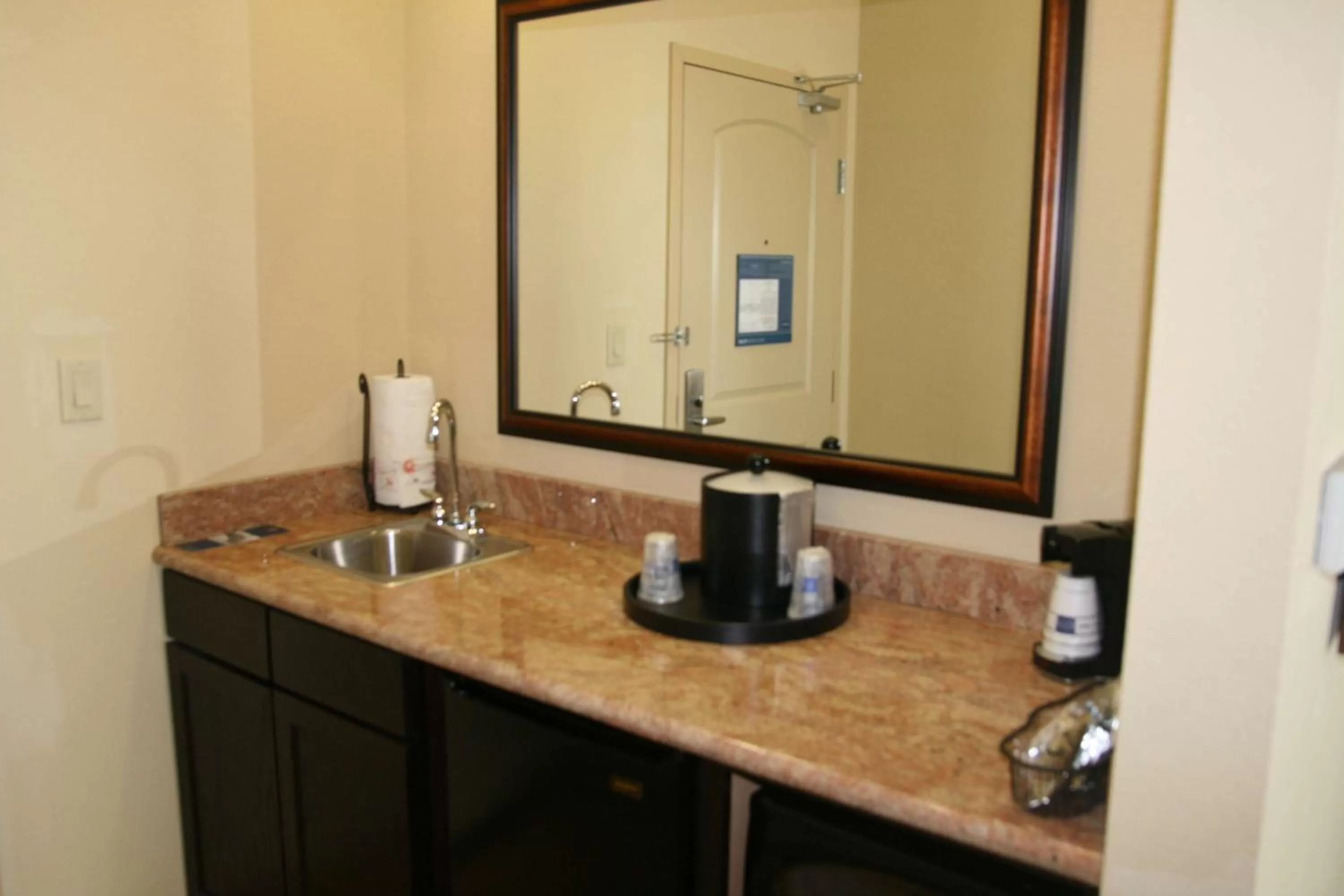 Kitchen or kitchenette in Hampton Inn & Suites New Braunfels