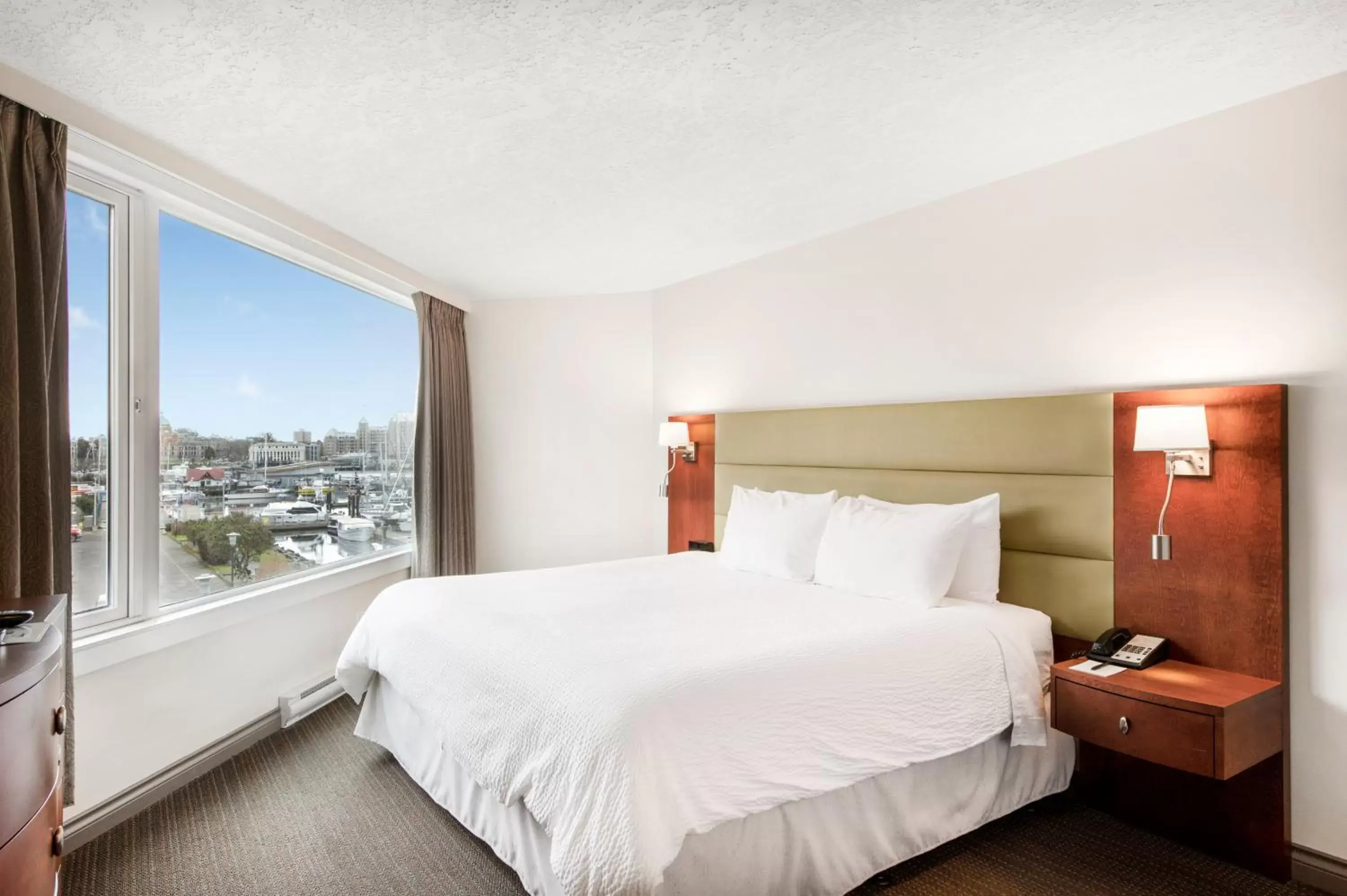 One-Bedroom Suite with Harbor View in Victoria Regent Waterfront Hotel & Suites One-Bedroom Suite with Harbor View in Victoria Regent Waterfront Hotel & Suites