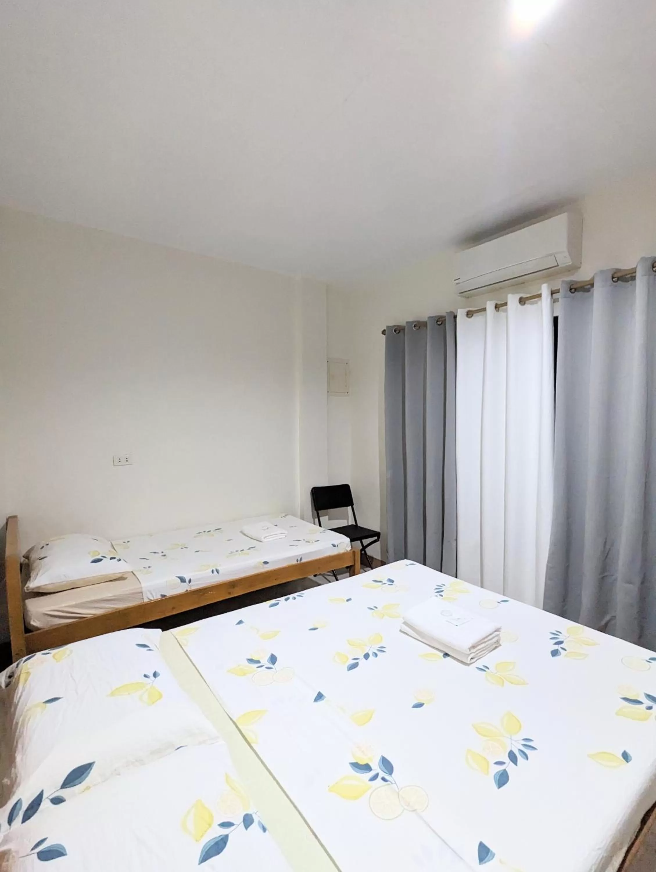 Bed in Charlina Inn Panglao